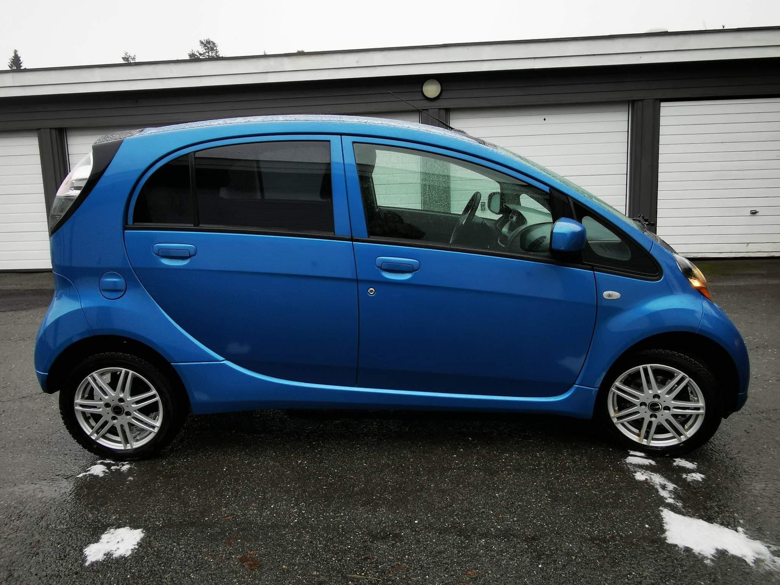 2013 Mitsubishi i-Miev