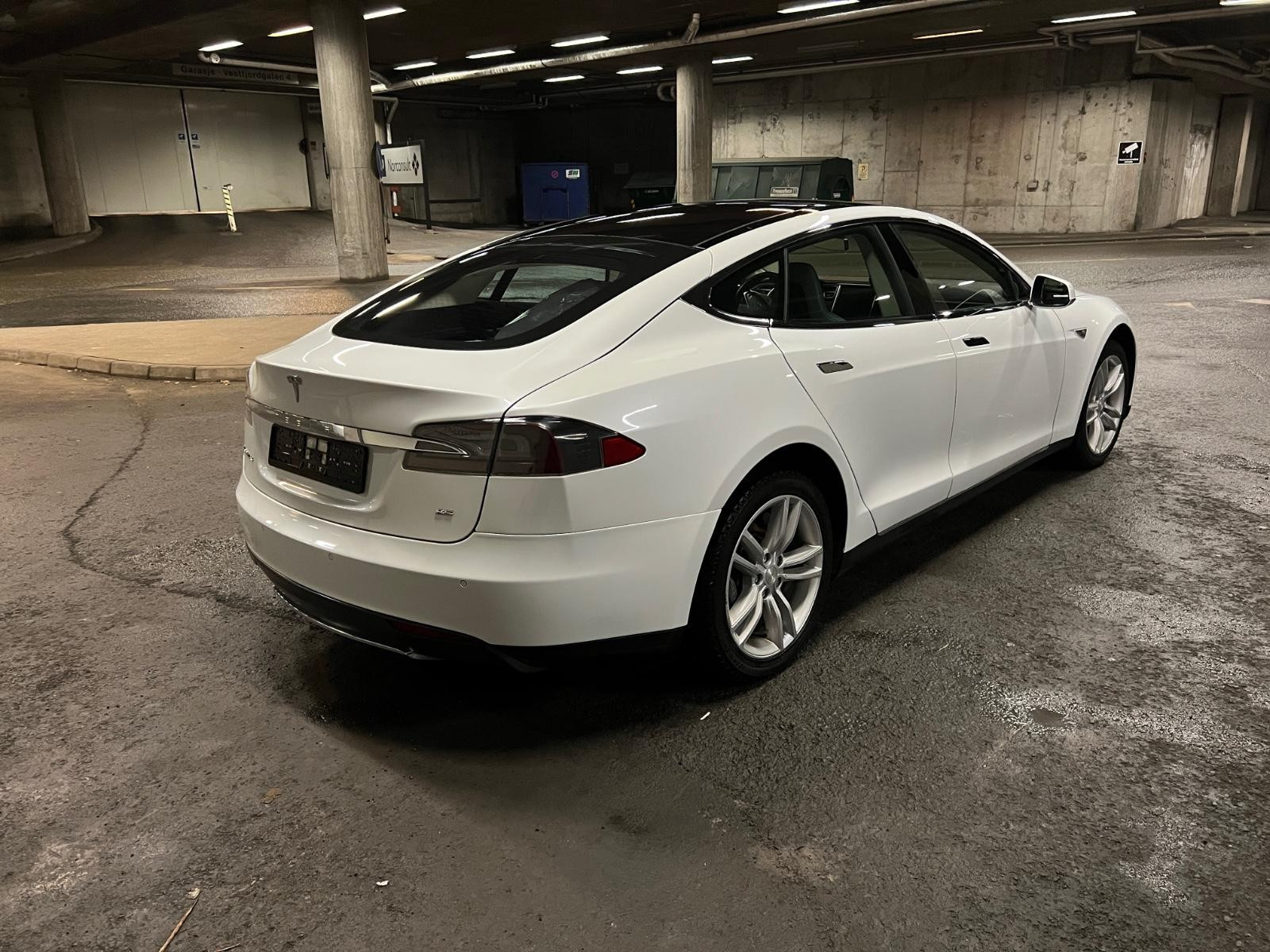 2014 Tesla Model S