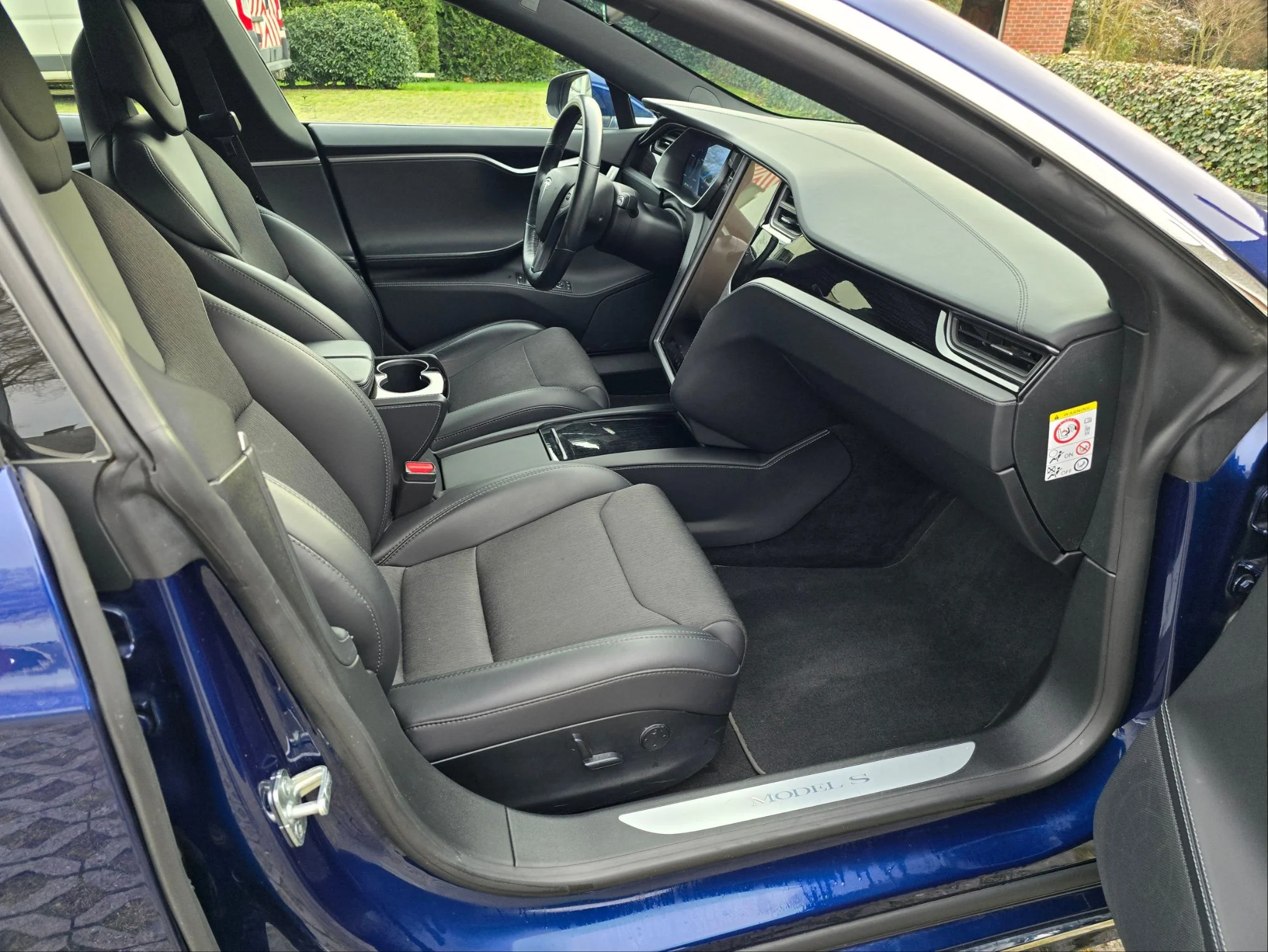 Tesla Model S 75D 75 kWh - Electric - Automatic - 107 hp - 103.376 km