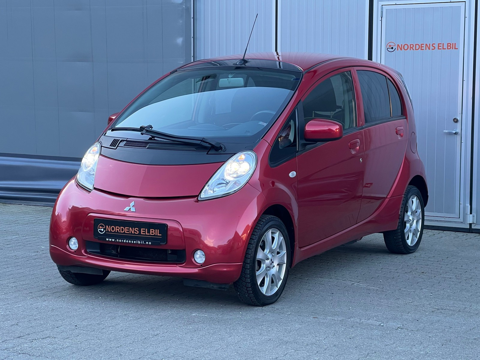 2015 Mitsubishi i-Miev
