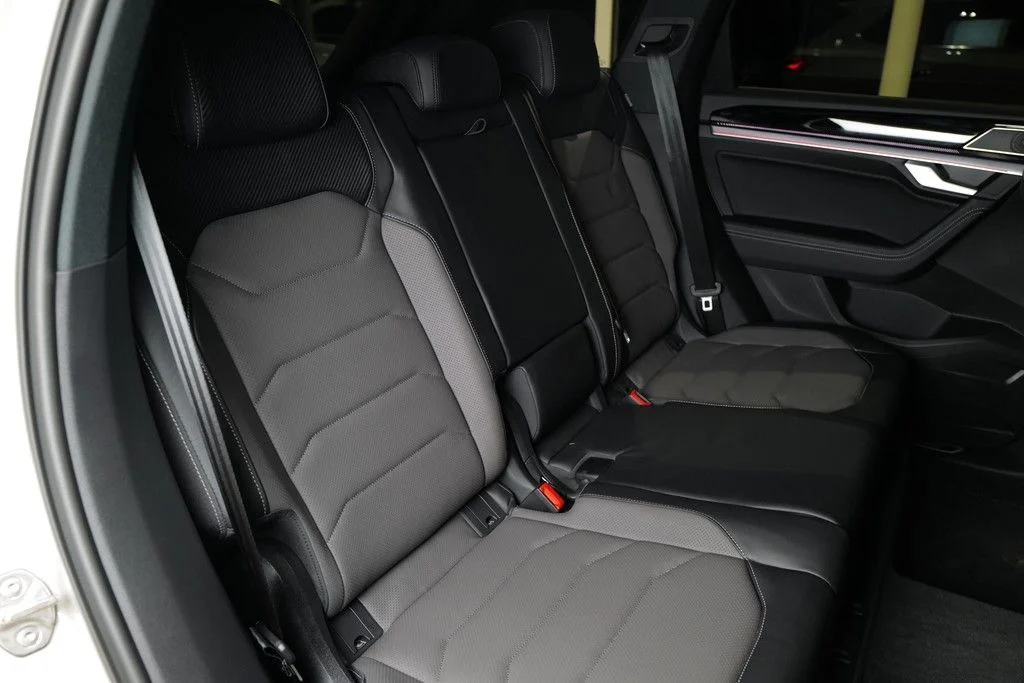 Volkswagen Touareg 3.0TDI R-Line 22" Dynaudio 2024