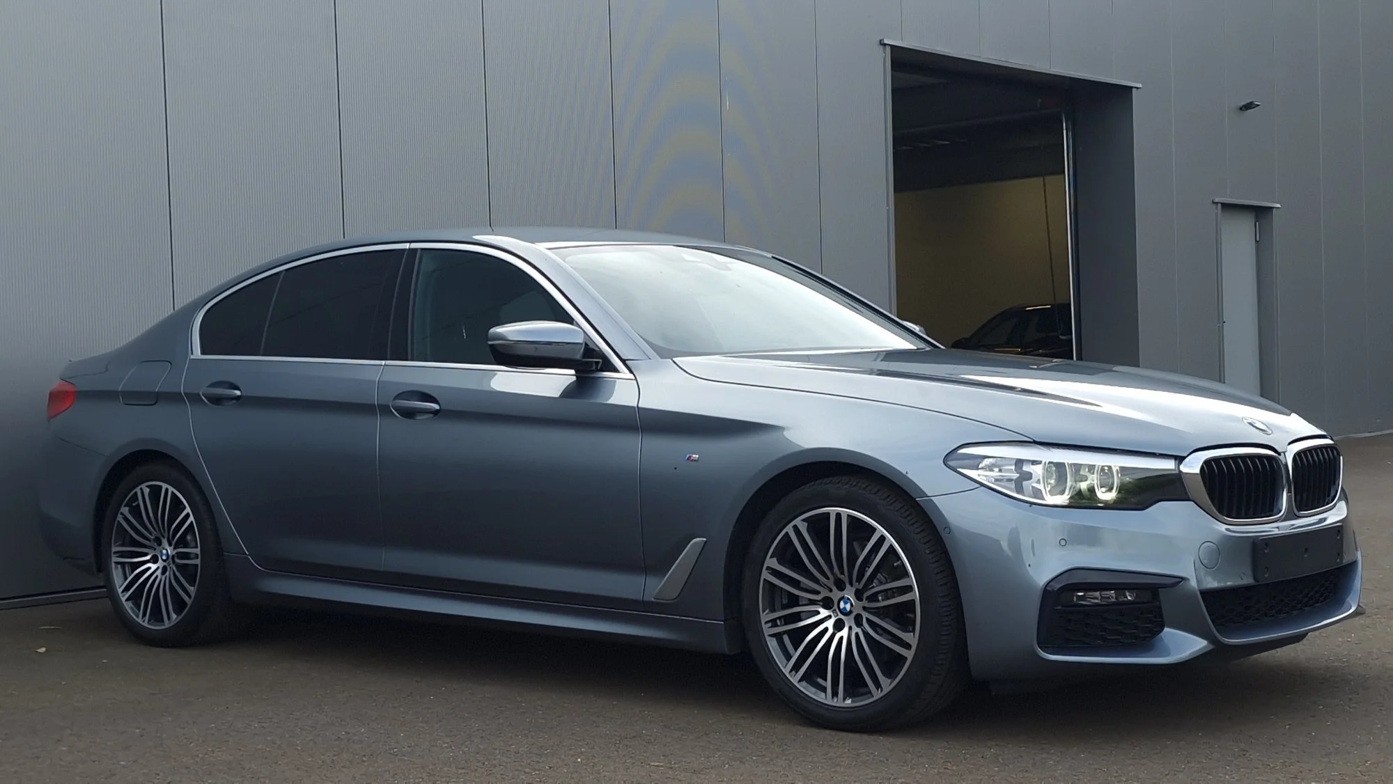 BMW 5 Series 518d M sport - Diesel - Automatic - 136 hp - 128.784 km
