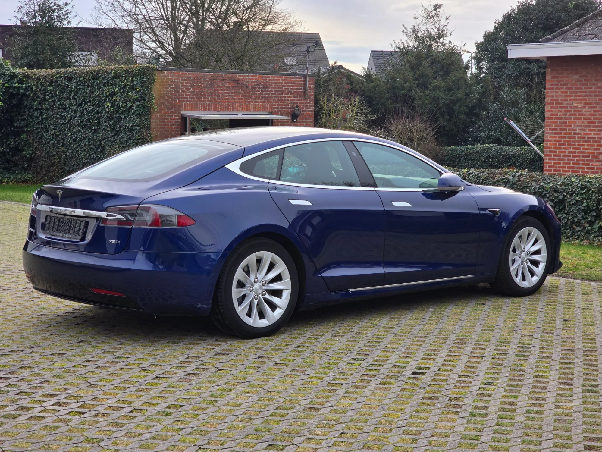 Tesla Model S 75D 75 kWh - Electric - Automatic - 107 hp - 103.376 km