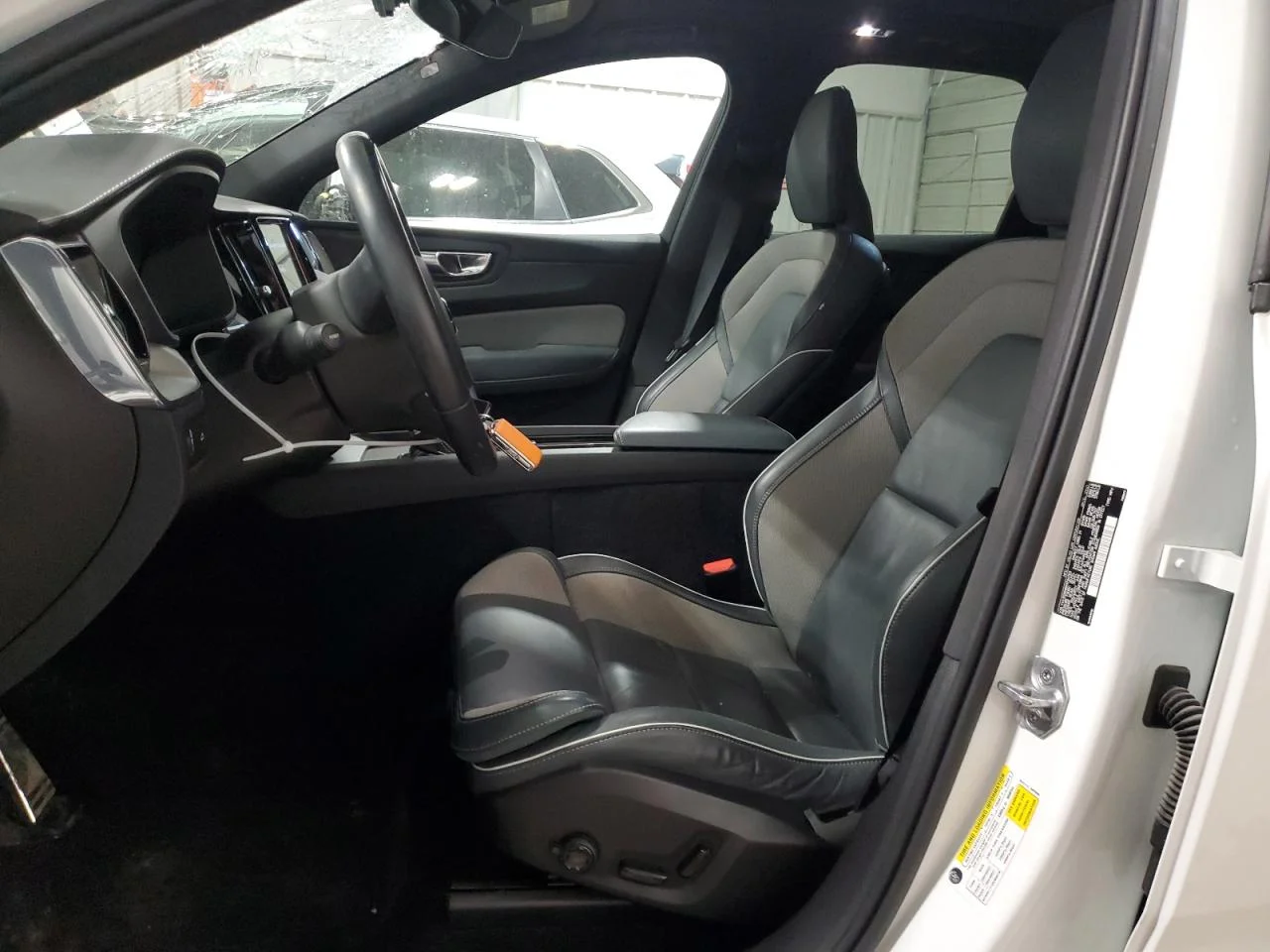 2021 VOLVO XC60 T5 R-DESIGN
