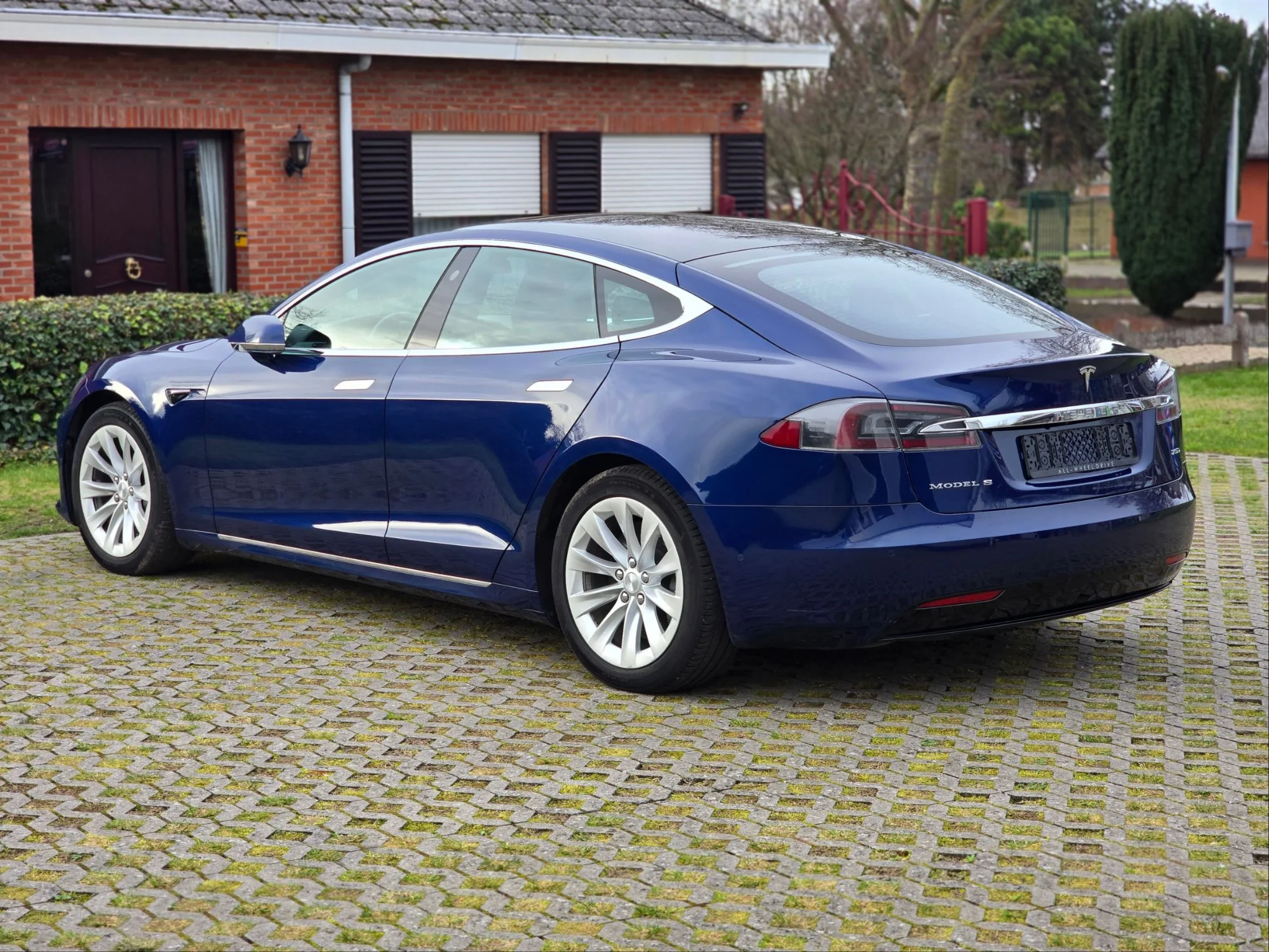 Tesla Model S 75D 75 kWh - Electric - Automatic - 107 hp - 103.376 km