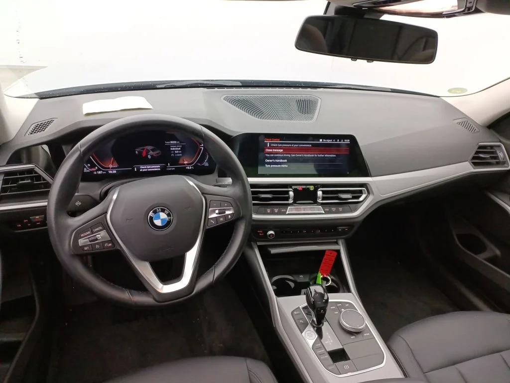 BMW 3 Series 318d Lounge - Diesel - Automatic - 150 hp - 36.898 km