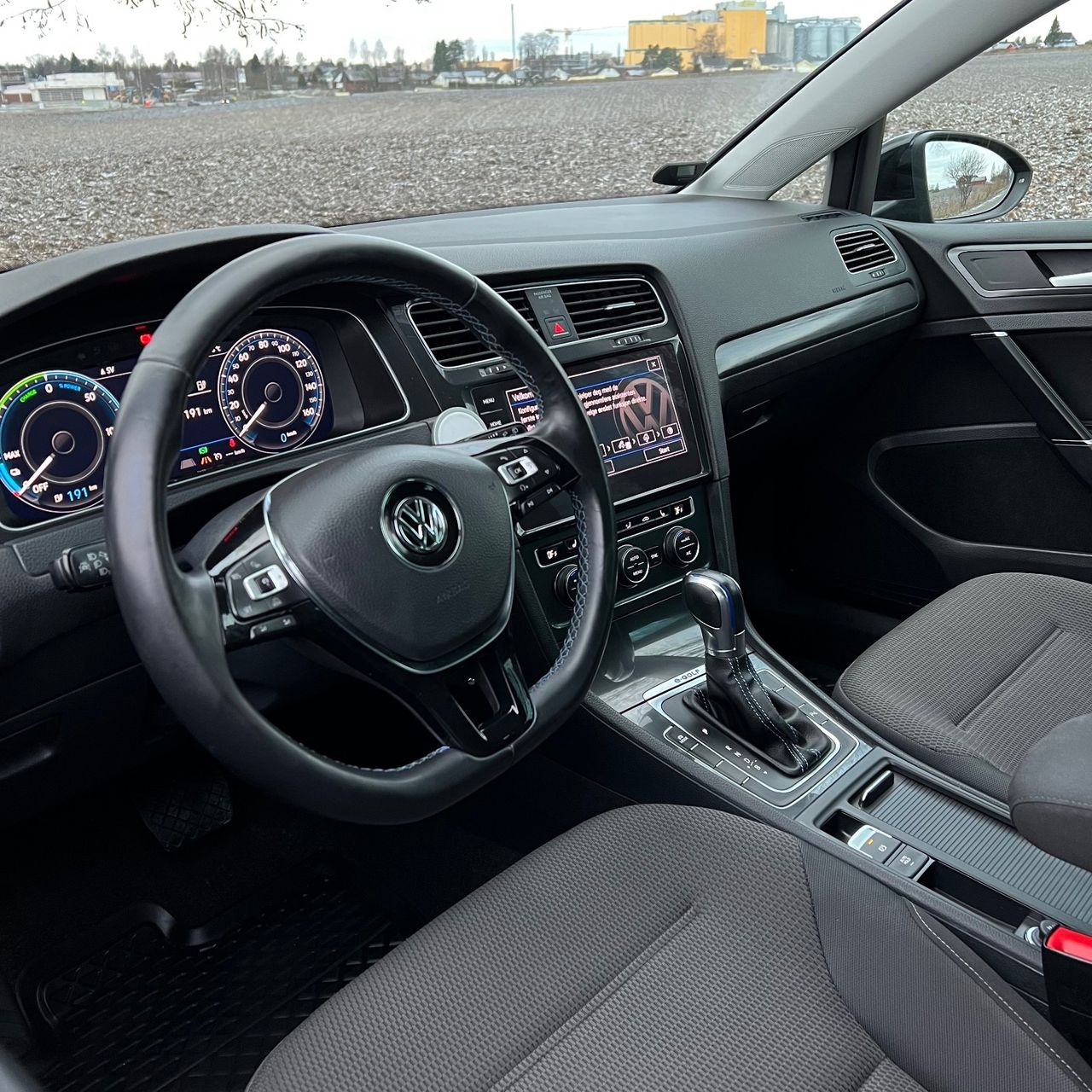 2017 Volkswagen e-Golf 35 kWh