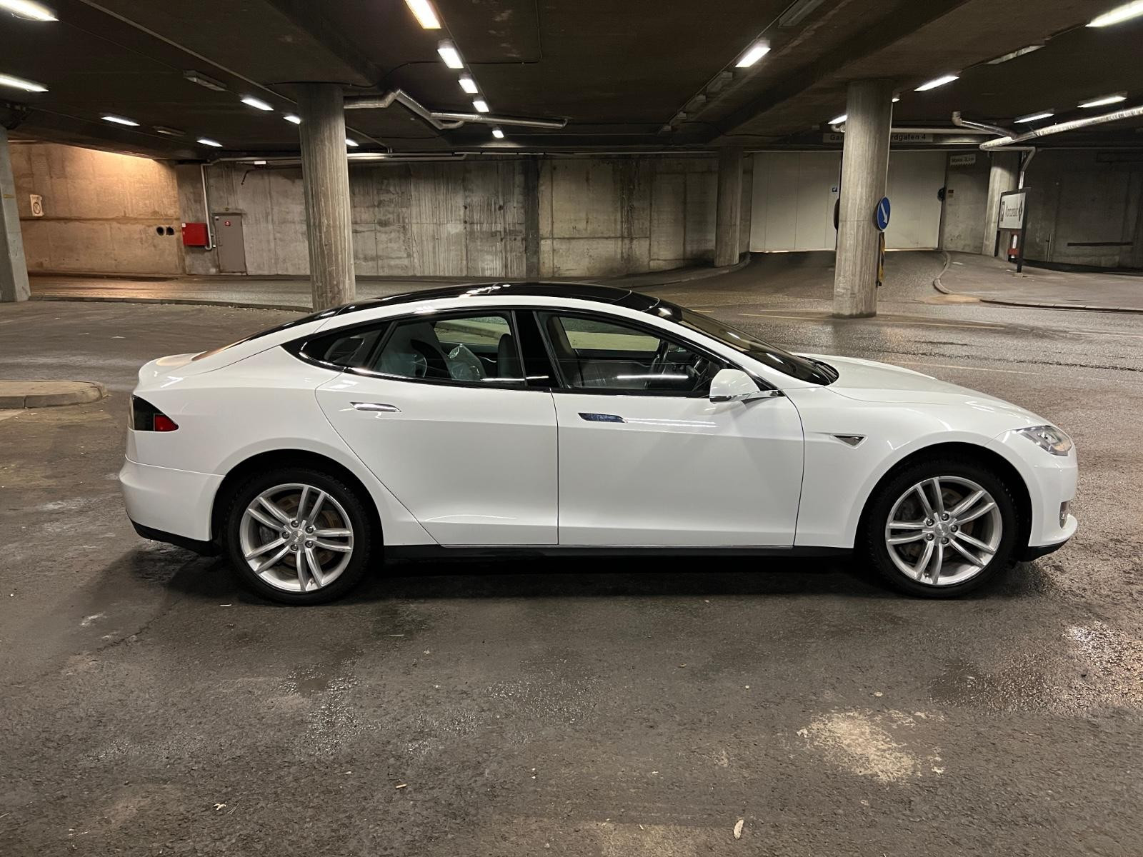 2014 Tesla Model S