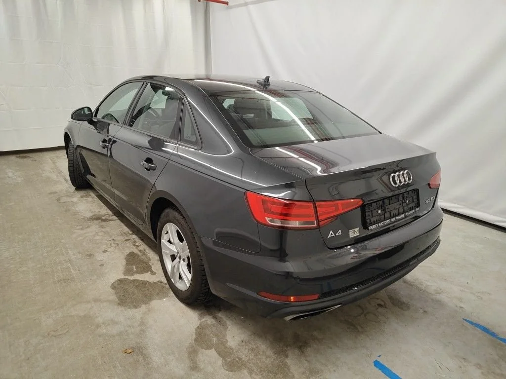 Audi A4 30 TDI Business - Diesel - Automatic - 122 hp - 52.346 km