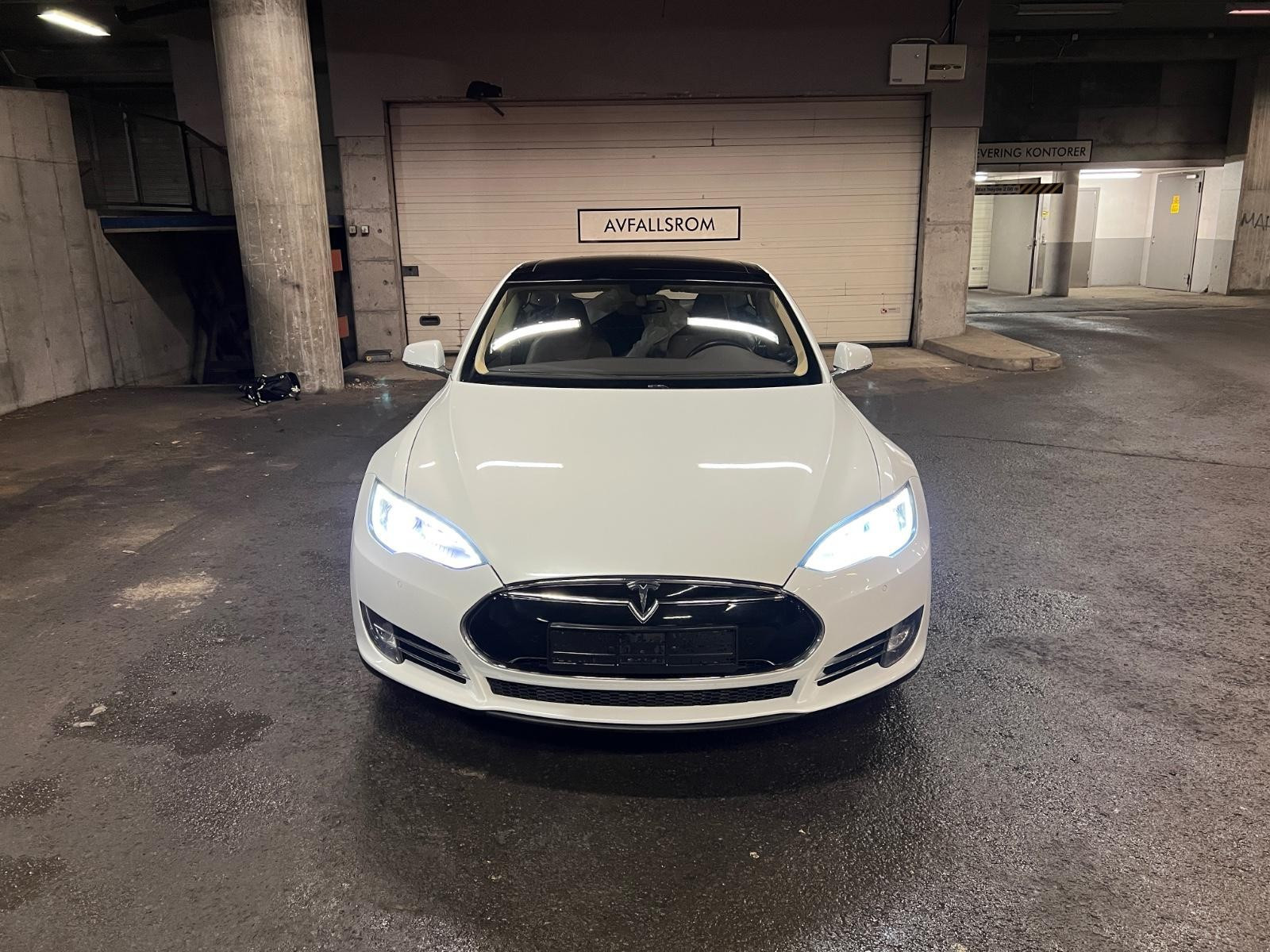 2014 Tesla Model S
