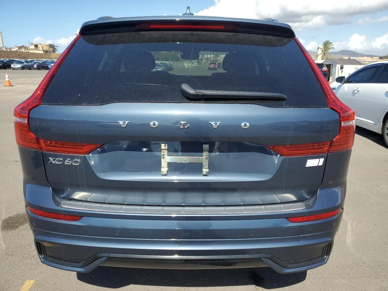 2024 VOLVO XC60 PLUS