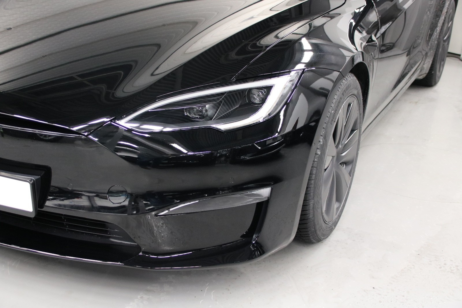 2022 Tesla Model S PLAID