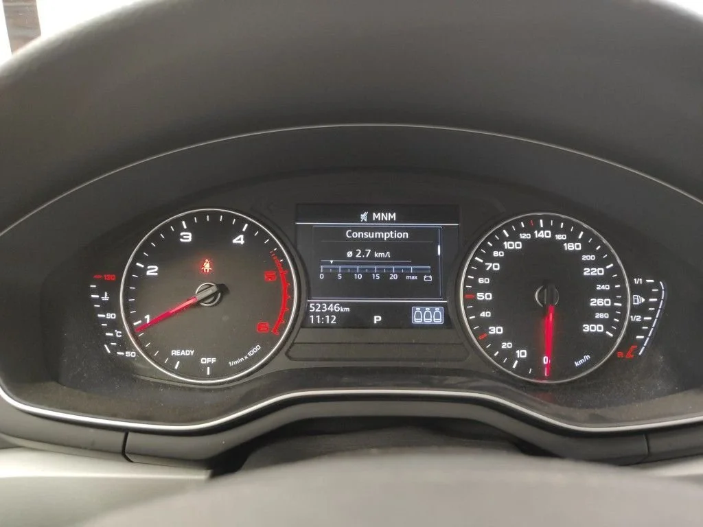Audi A4 30 TDI Business - Diesel - Automatic - 122 hp - 52.346 km