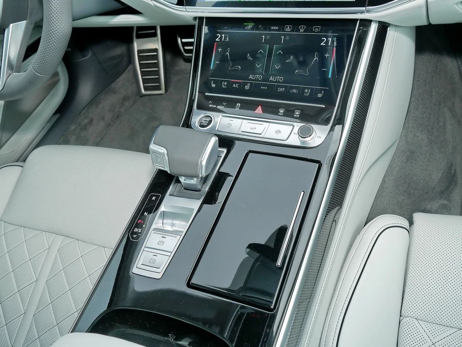 Audi A8 60 TFSIe quattro S line 2024