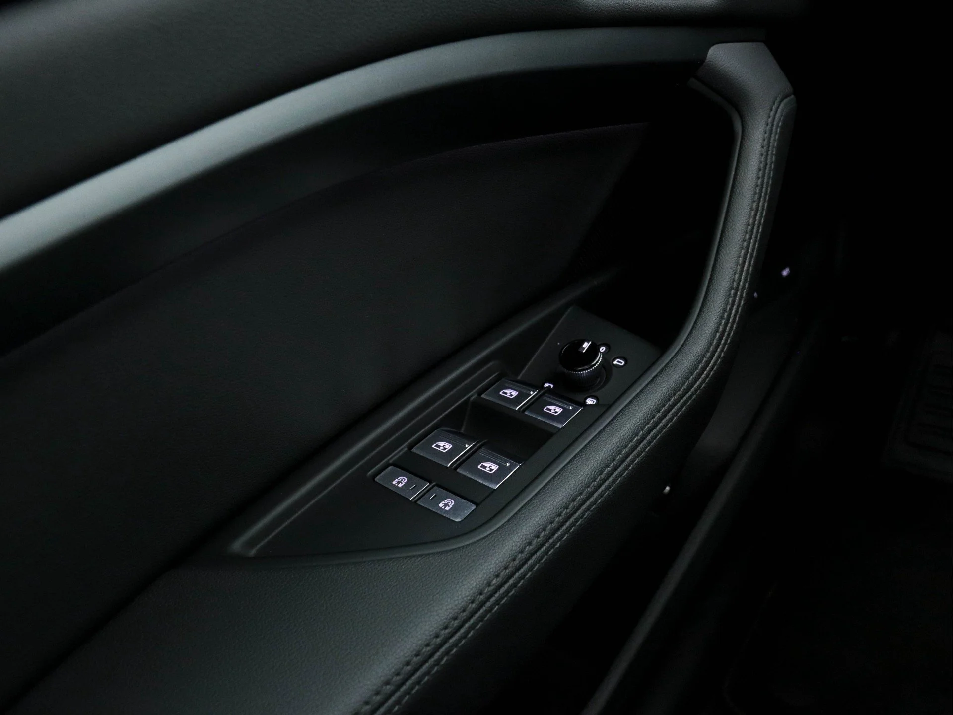 Audi E-Tron 50 - Quattro - Electric - Automatic - 360 hp - 47.295 km
