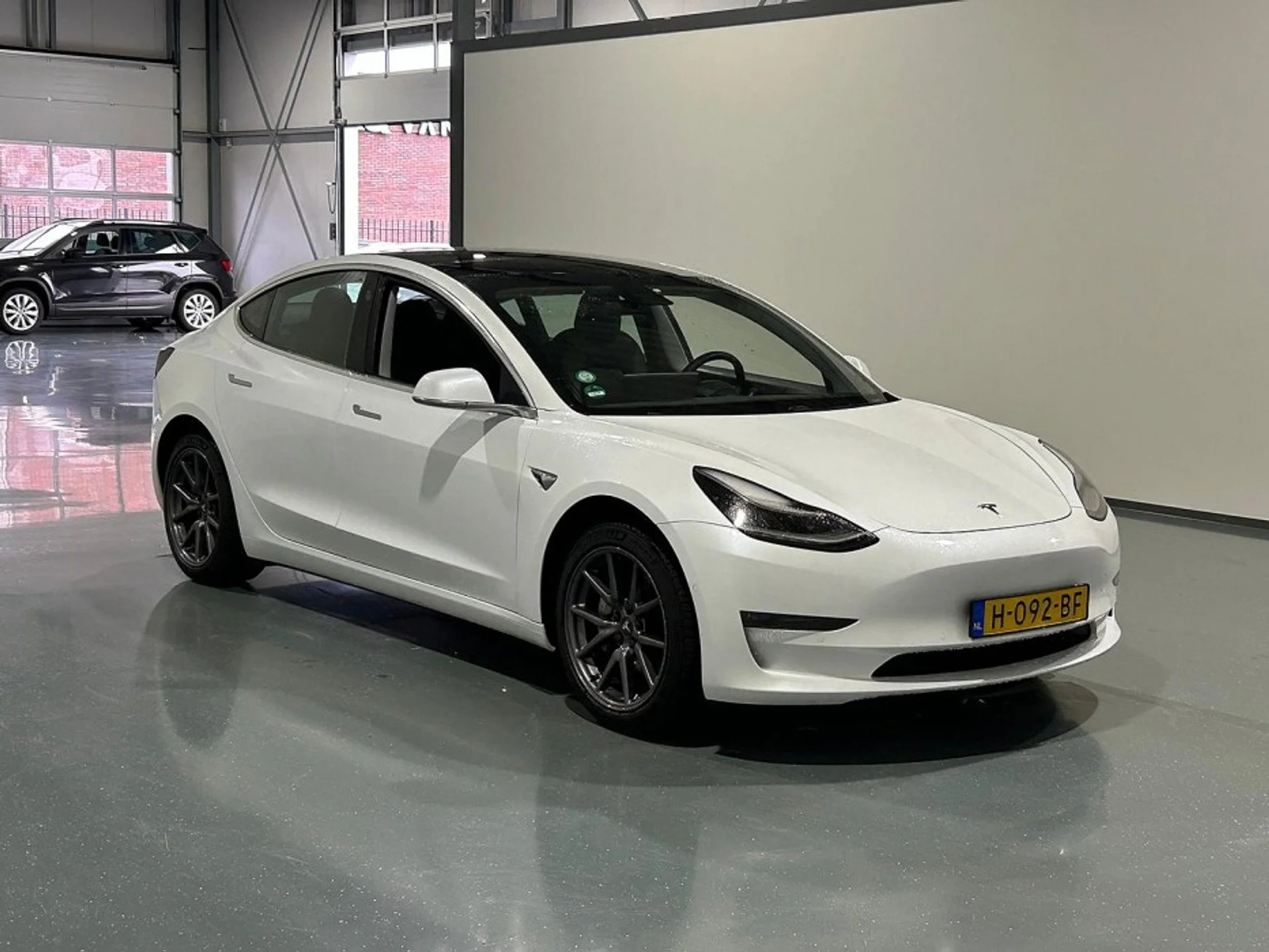 Tesla Model 3 Long Range - Electric - Automatic - 287 hp - 134.792 km