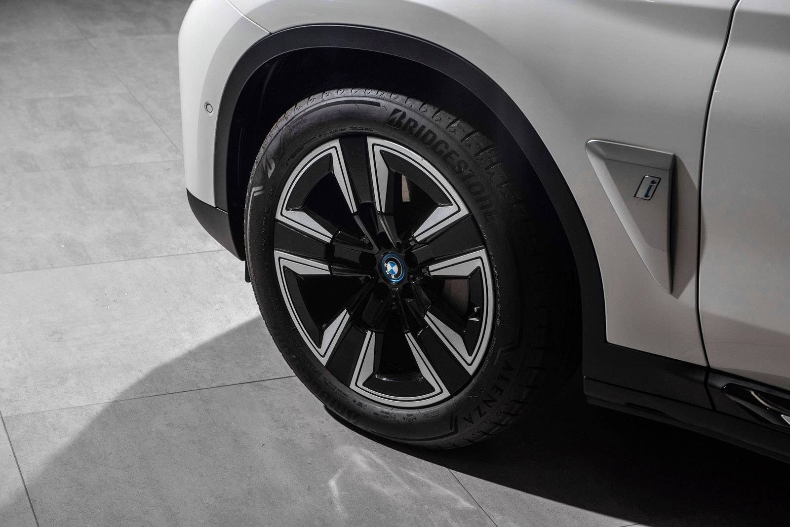 2021 BMW iX3