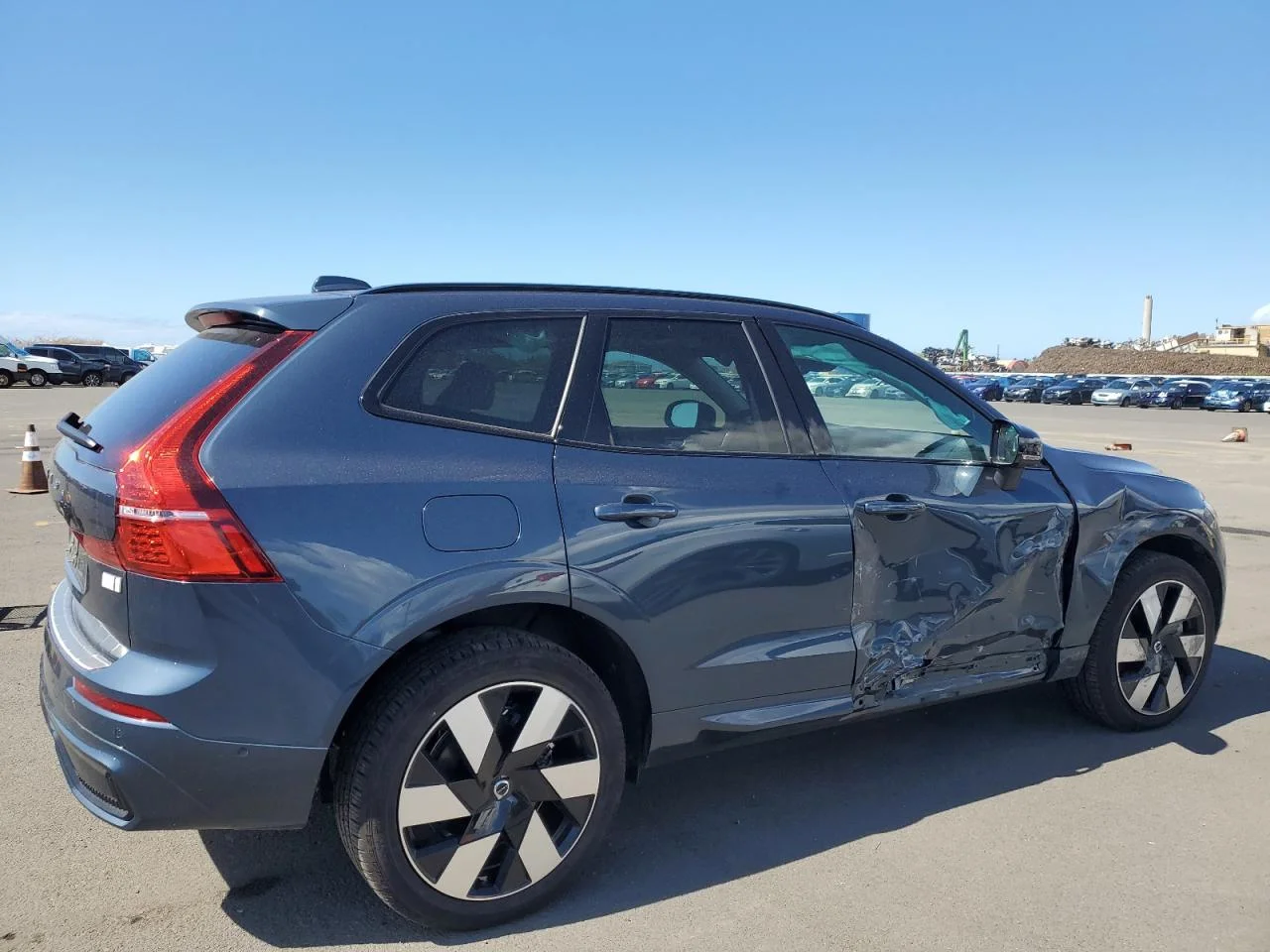 2024 VOLVO XC60 PLUS