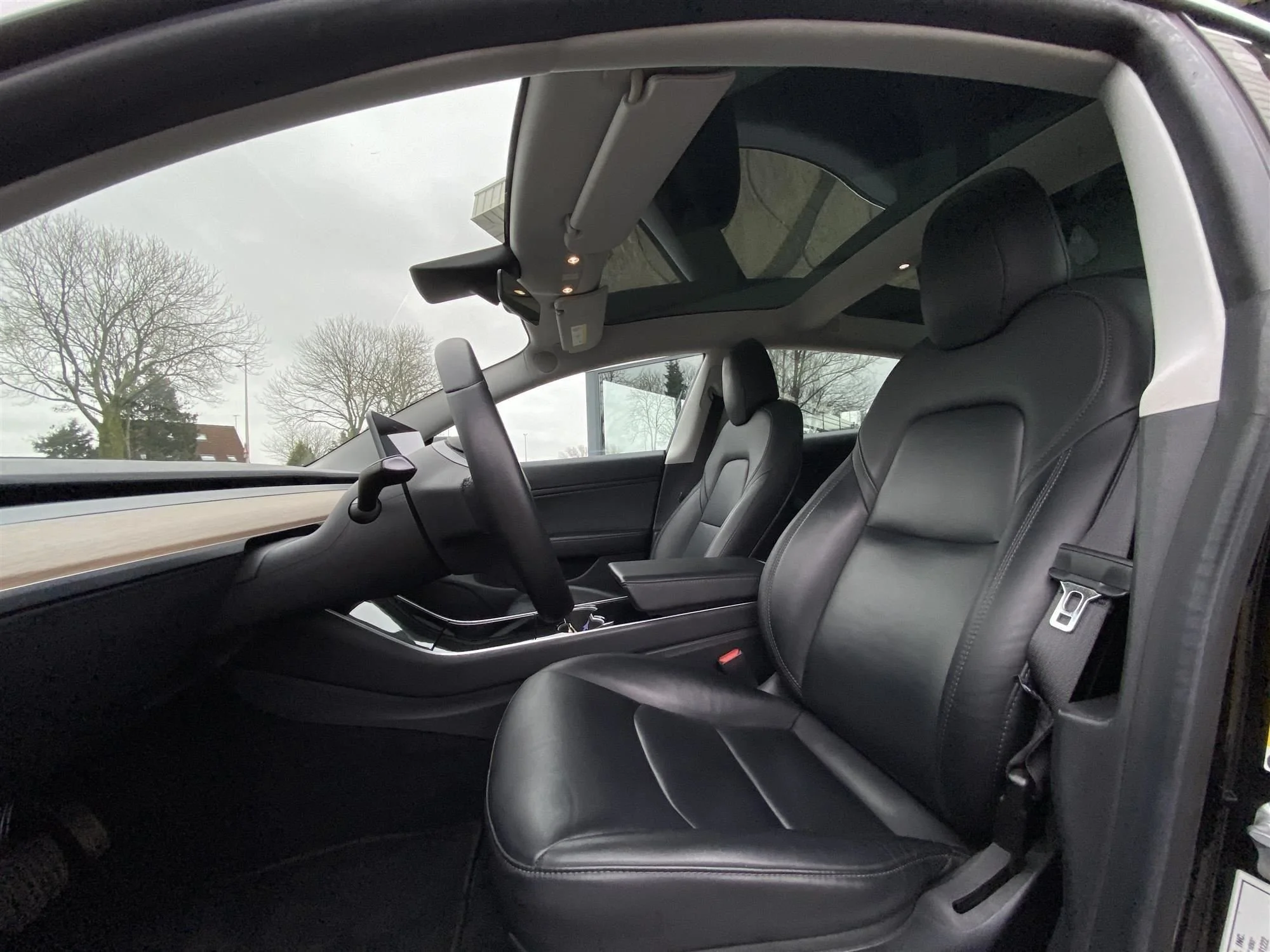 Tesla Model 3 60 kWh - Electric - Automatic - 238 hp - 139.927 km