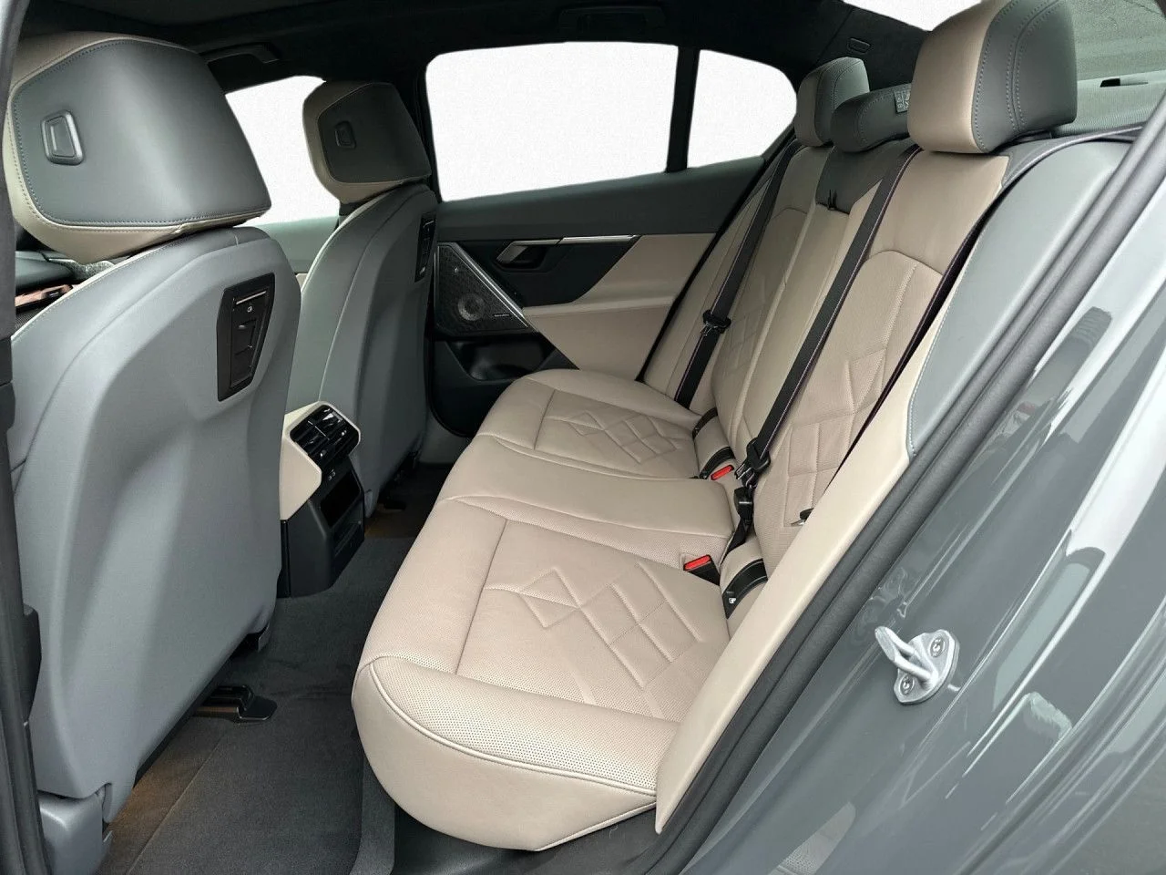 BMW 550 e xDrive M Sportpaket Pro 2025