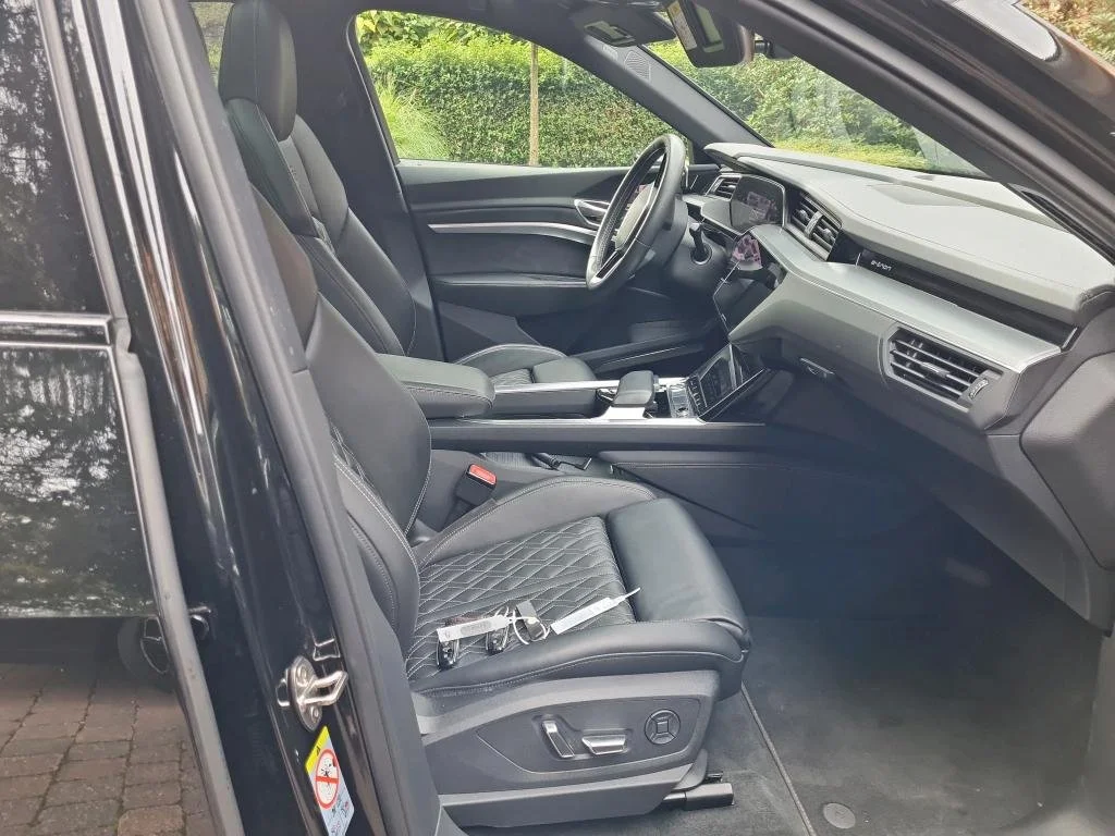 Audi E-Tron Sportback 95 kWh S Line - Quattro - Electric - Automatic - 408 hp - 49.473 km