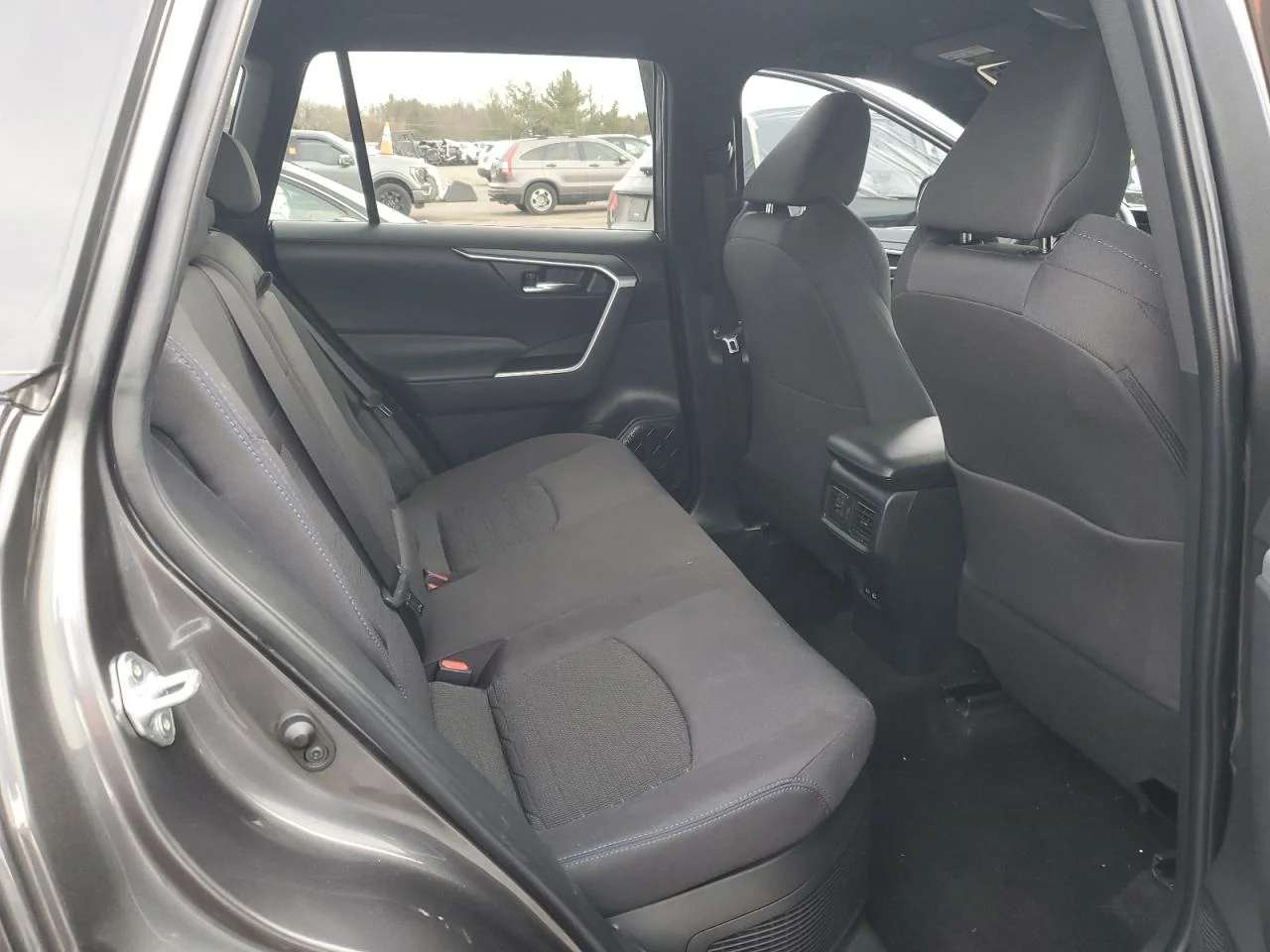 2024 TOYOTA RAV4 SE