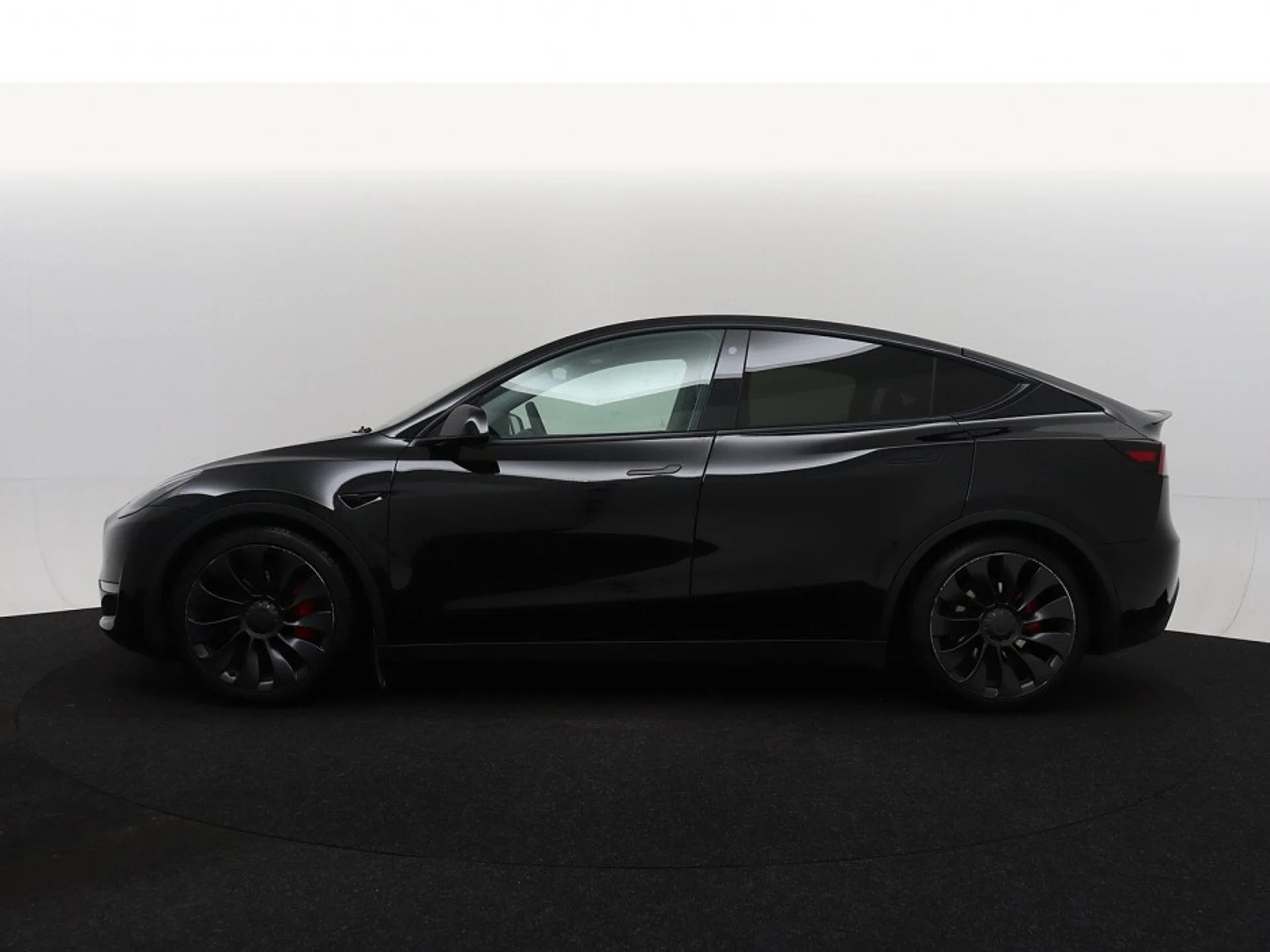 Tesla Model Y 75 kWh Performance - Electric - Automatic - 351 hp - 40.025 km