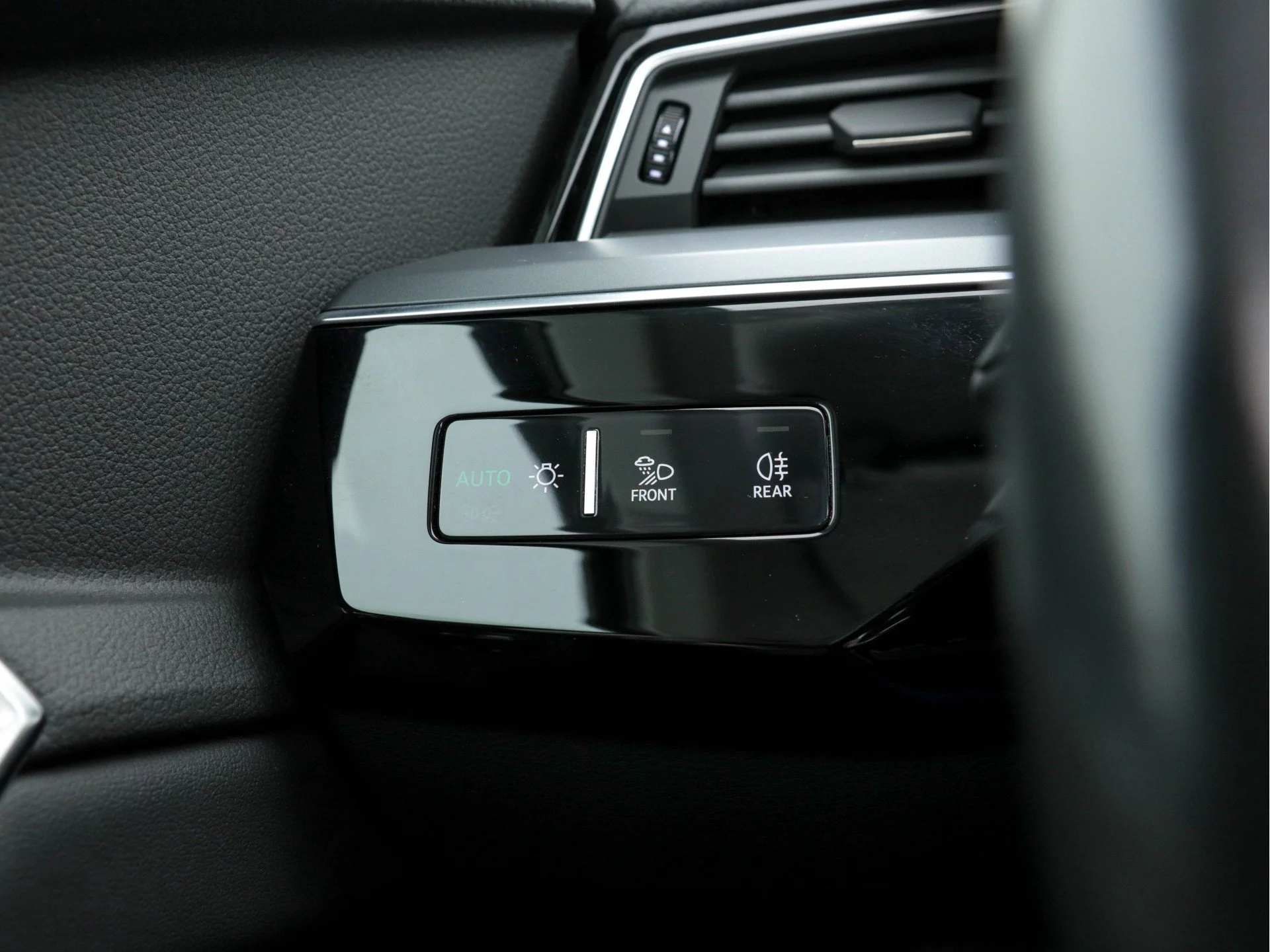 Audi E-Tron 50 - Quattro - Electric - Automatic - 360 hp - 47.295 km