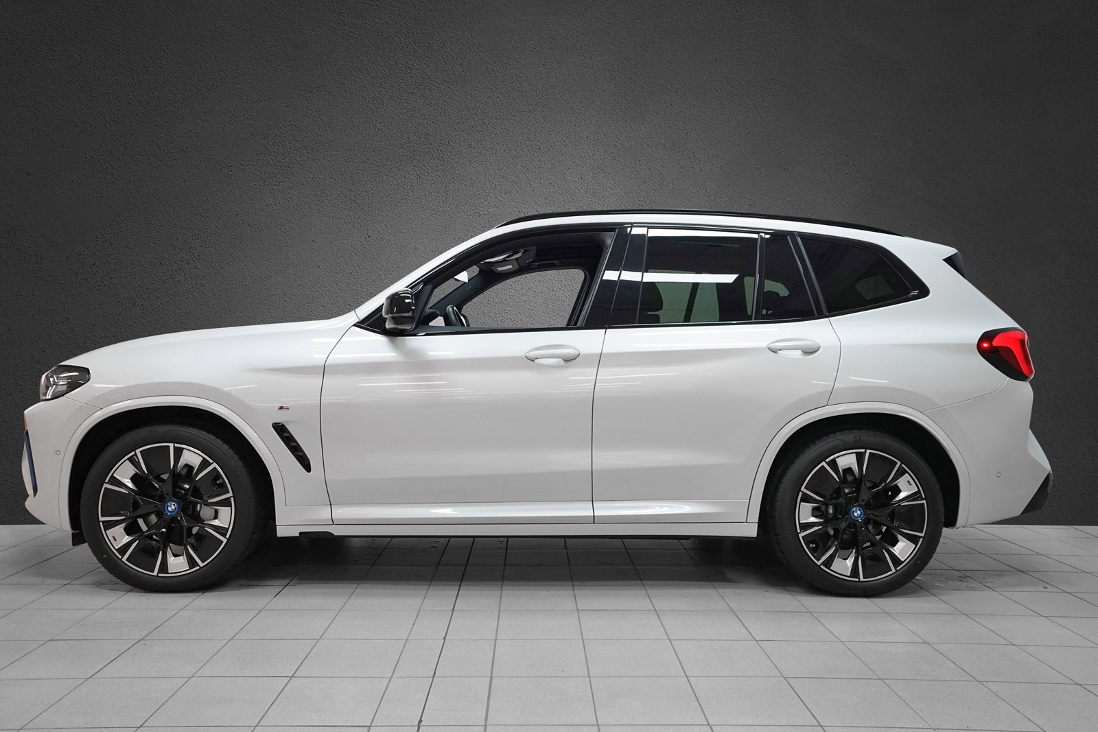 2022 BMW iX3