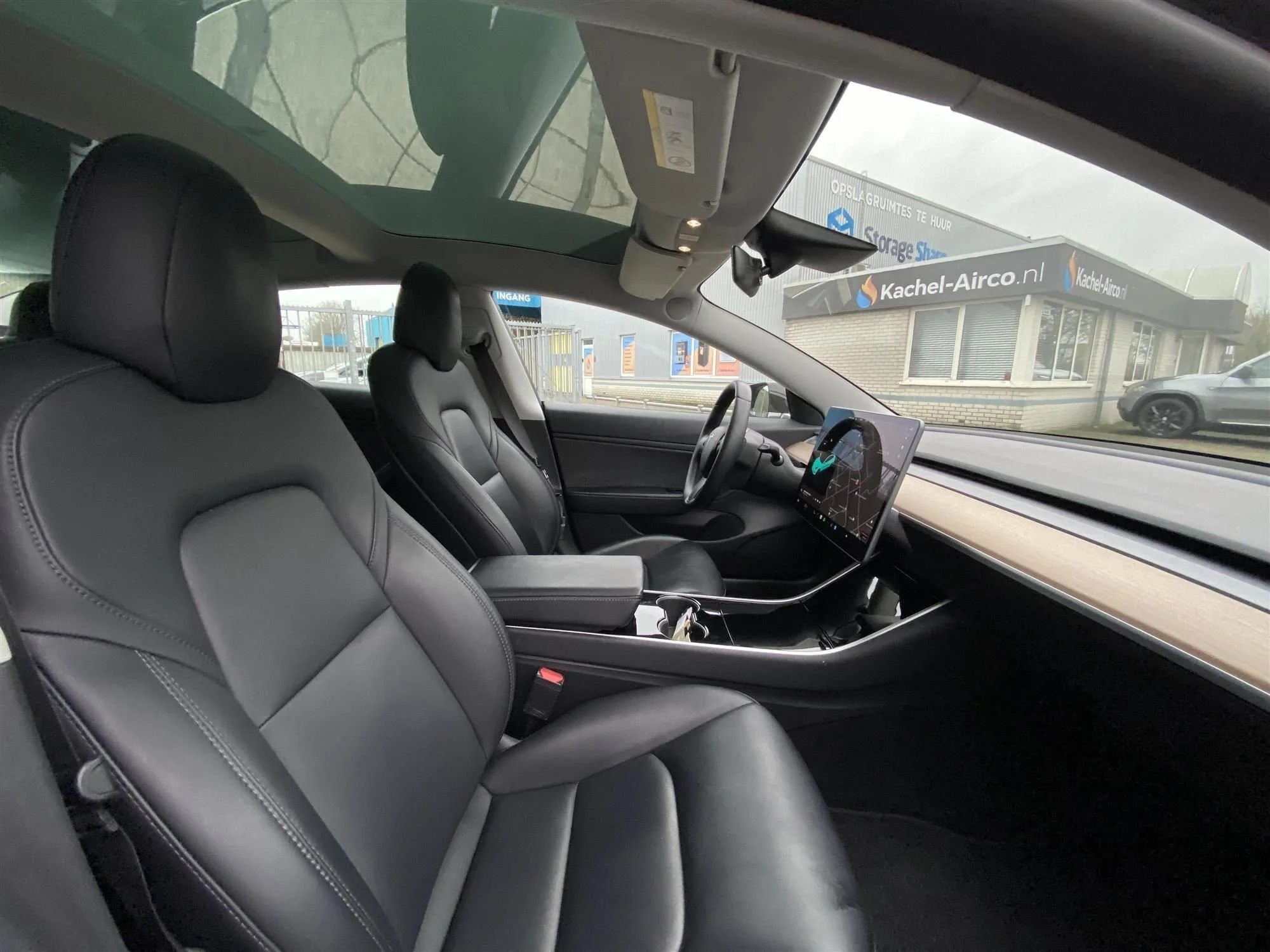 Tesla Model 3 60 kWh - Electric - Automatic - 238 hp - 139.927 km