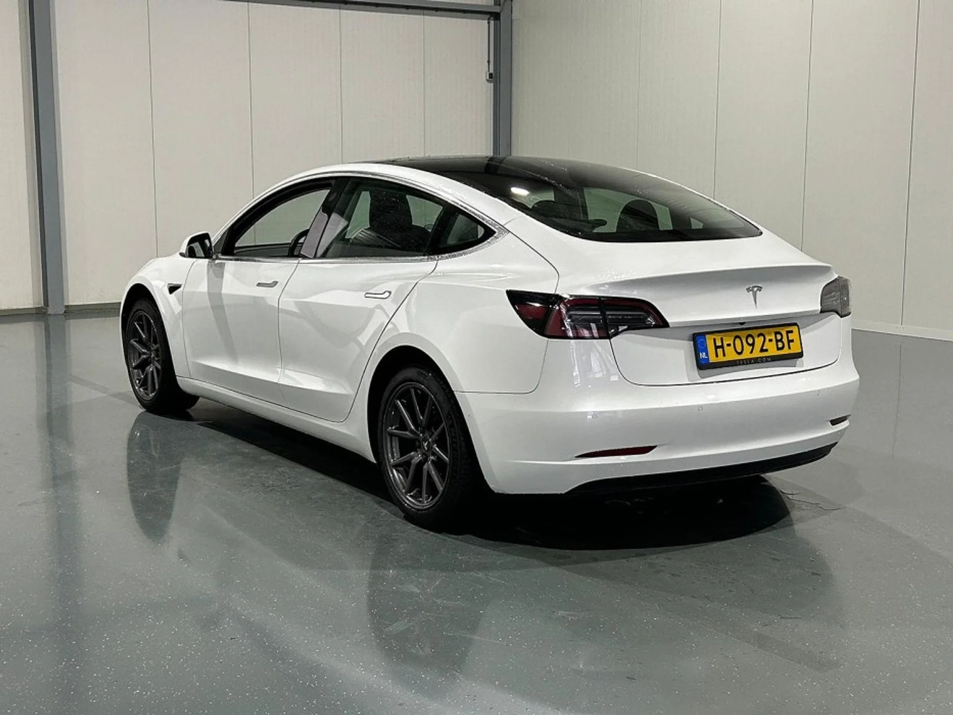 Tesla Model 3 Long Range - Electric - Automatic - 287 hp - 134.792 km