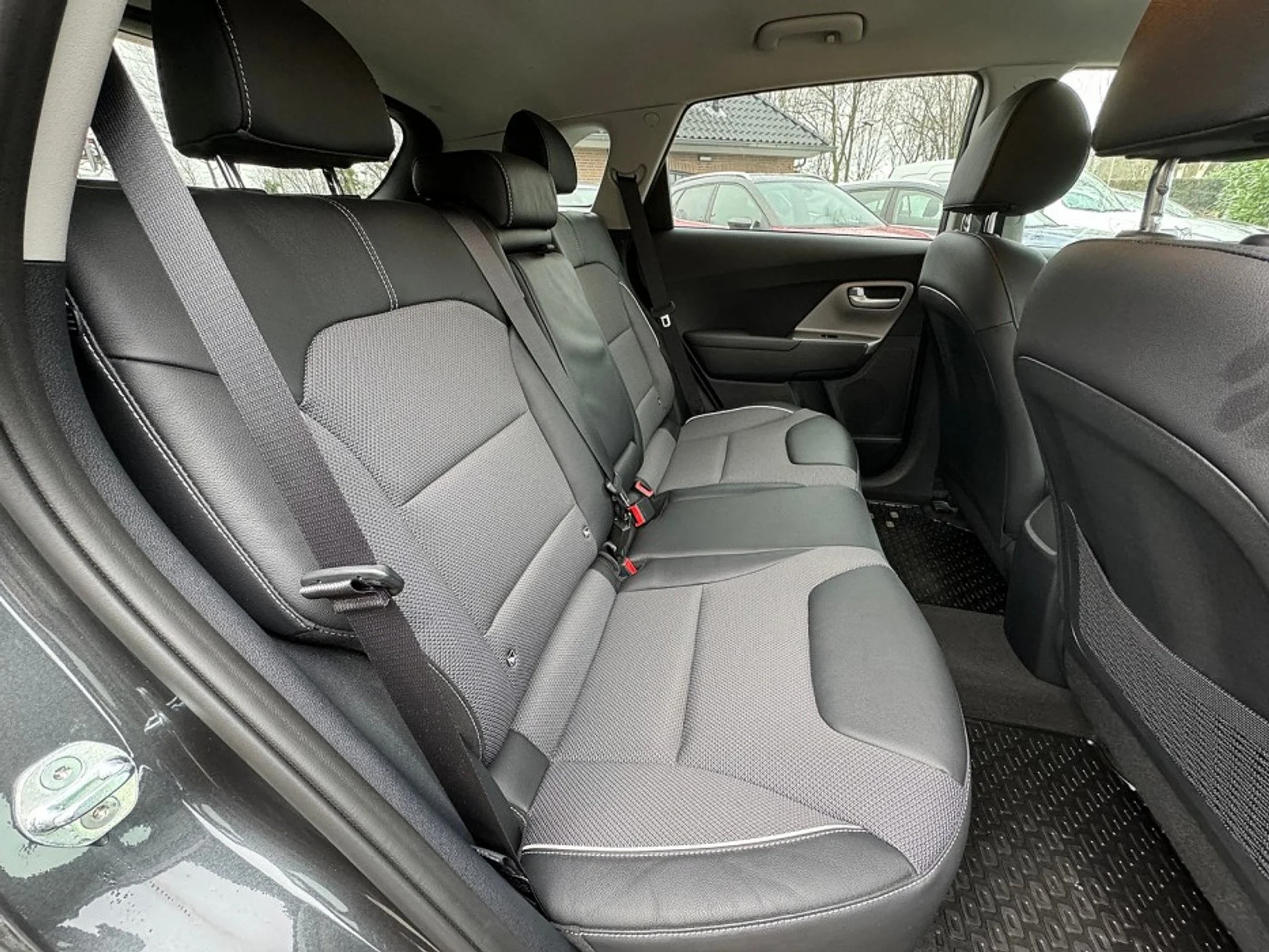 Kia Niro - Электрический - Автоматическое - 204 hp - 7.405 km