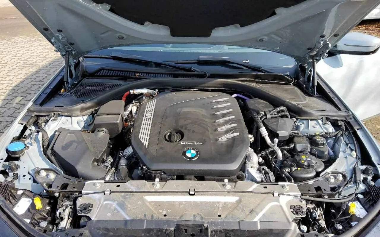BMW 3 Series Touring 330d - Hybrid - Automatic - 286 hp - 35.878 km