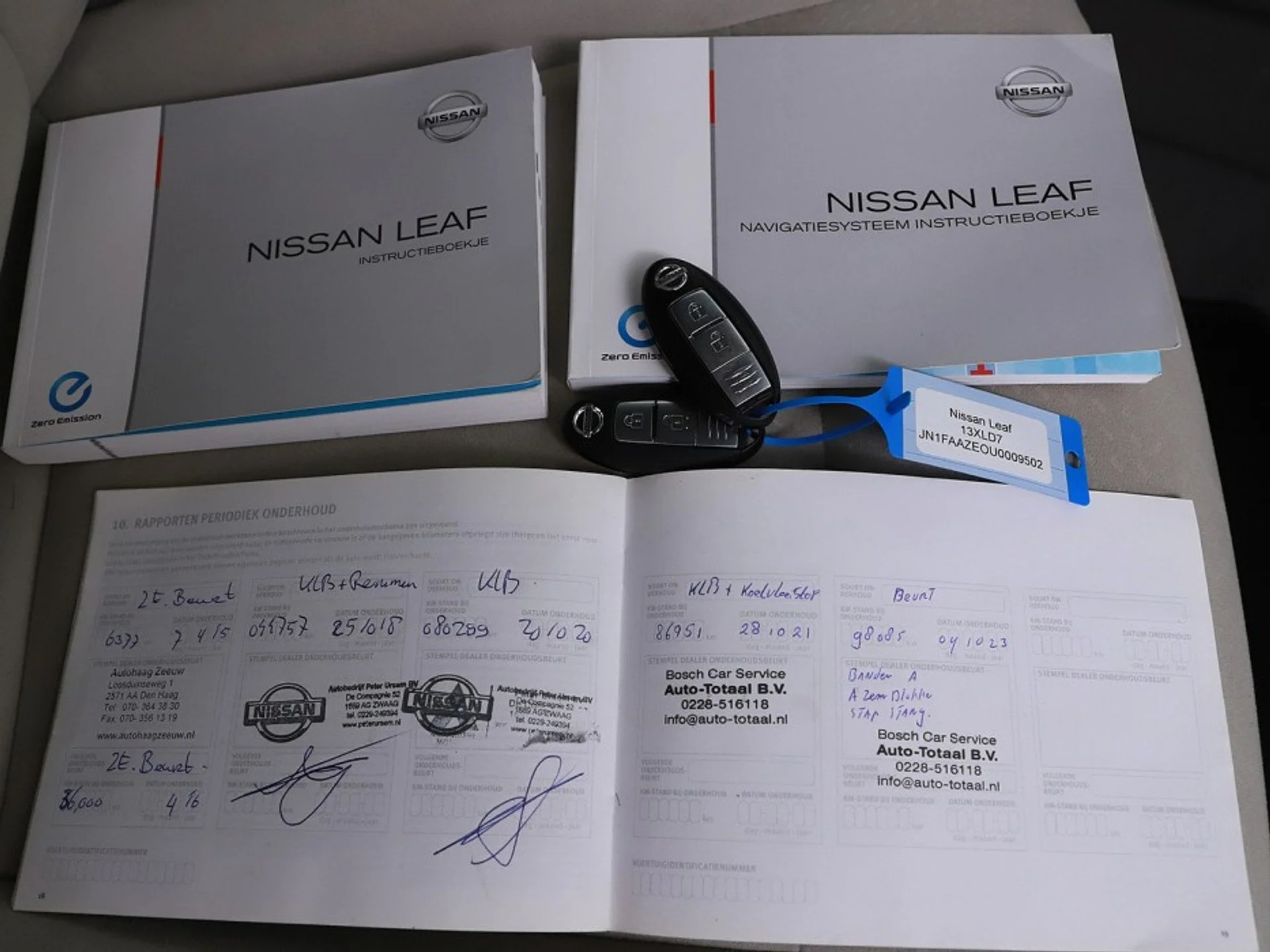 Nissan Leaf 24 kWh - Electric - Automatic - 109 hp - 100.106 km