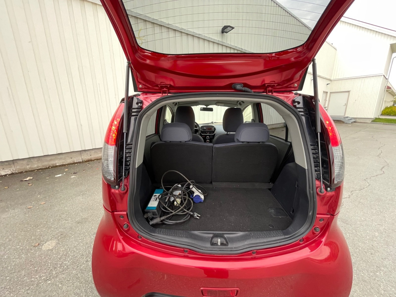 2015 Peugeot iOn
