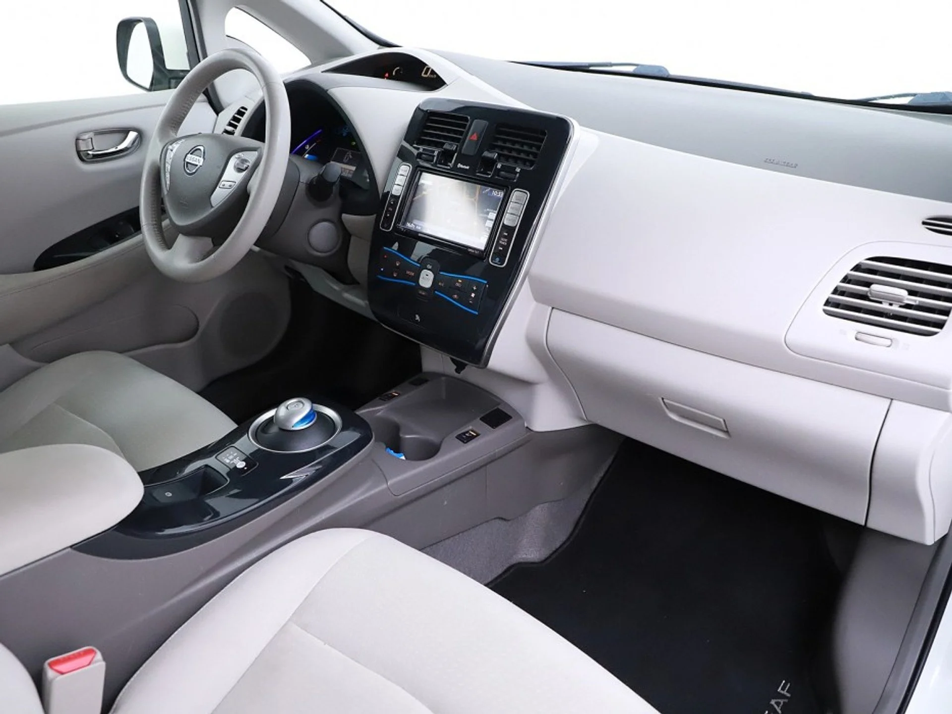 Nissan Leaf 24 kWh - Electric - Automatic - 109 hp - 100.106 km