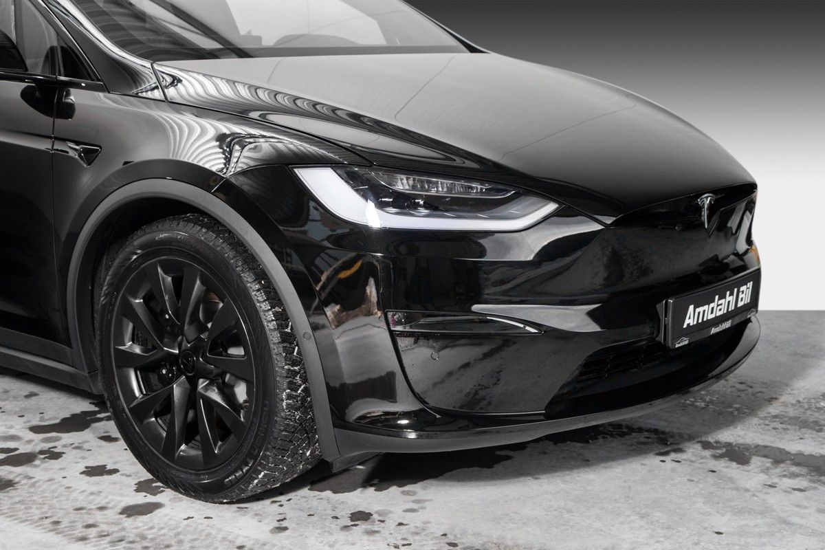 2022 Tesla Model X PLAID