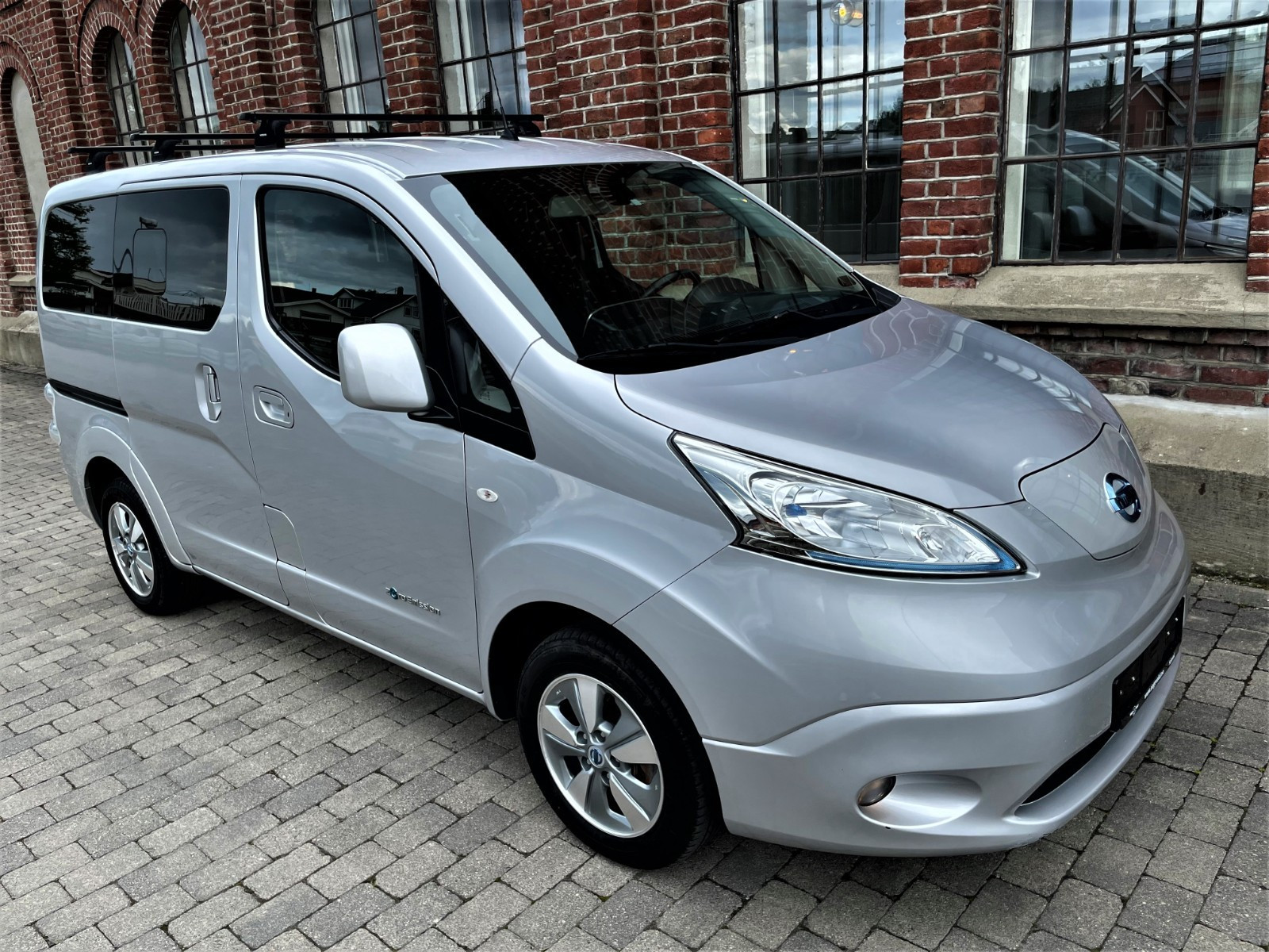 2017 Nissan e-NV
