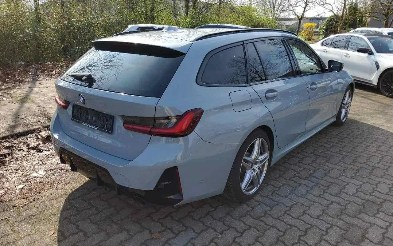 BMW 3 Series Touring 330d - Hybrid - Automatic - 286 hp - 35.878 km