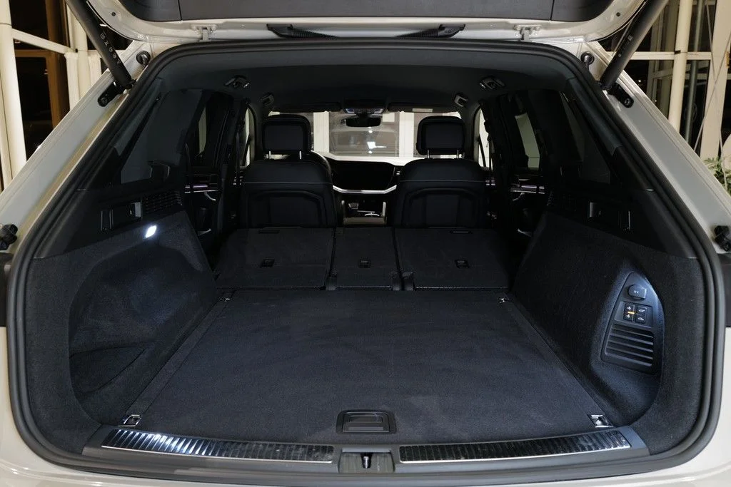 Volkswagen Touareg 3.0TDI R-Line 22" Dynaudio 2024