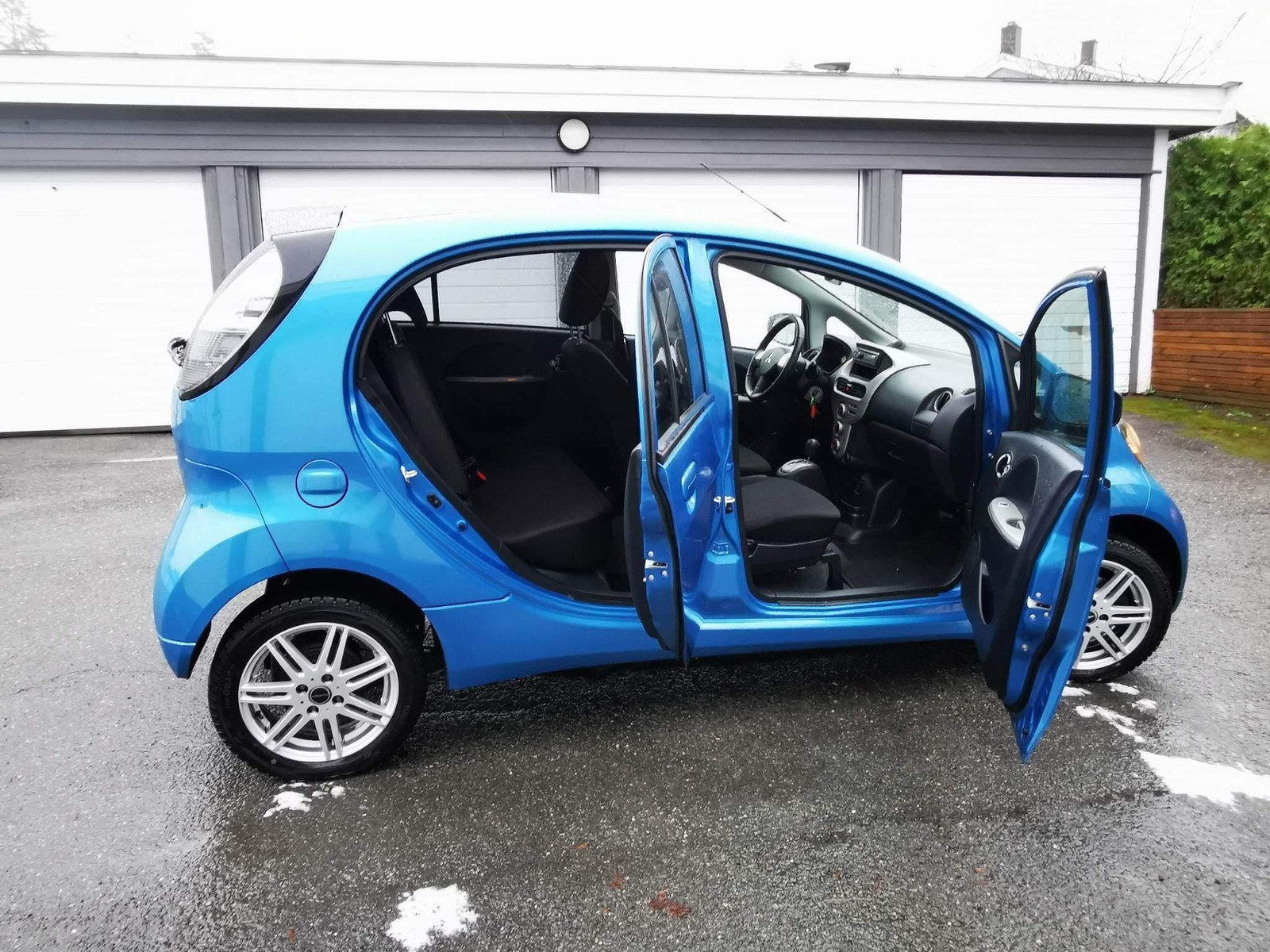 2013 Mitsubishi i-Miev