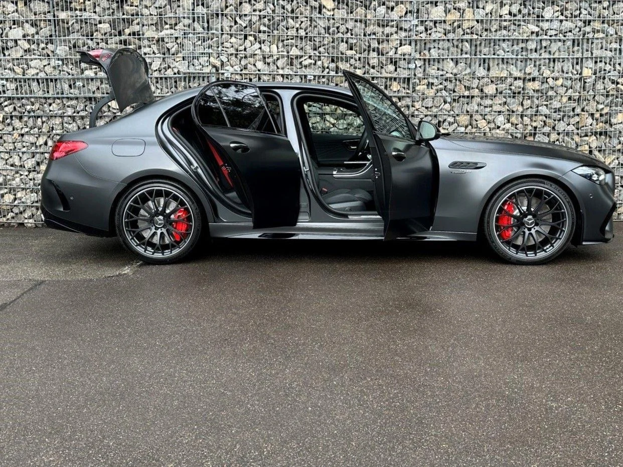 8569Mercedes-Benz C 63 AMG 4M 2025