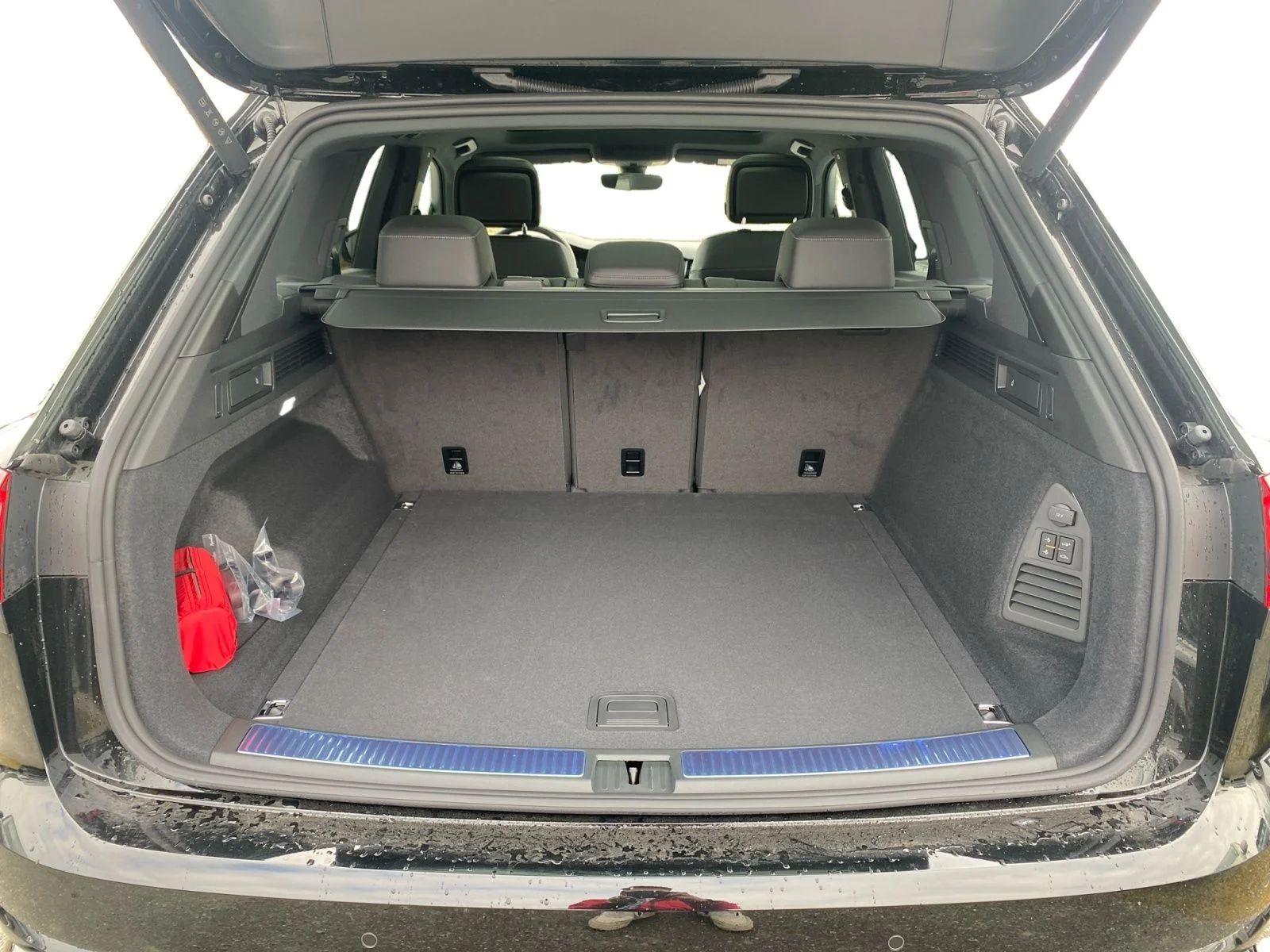 Volkswagen Touareg R-Line 3,0 TDI 2025