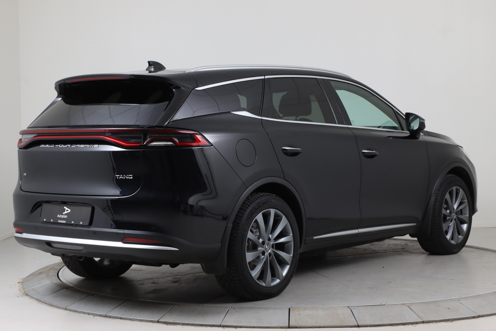 2022 BYD Tang