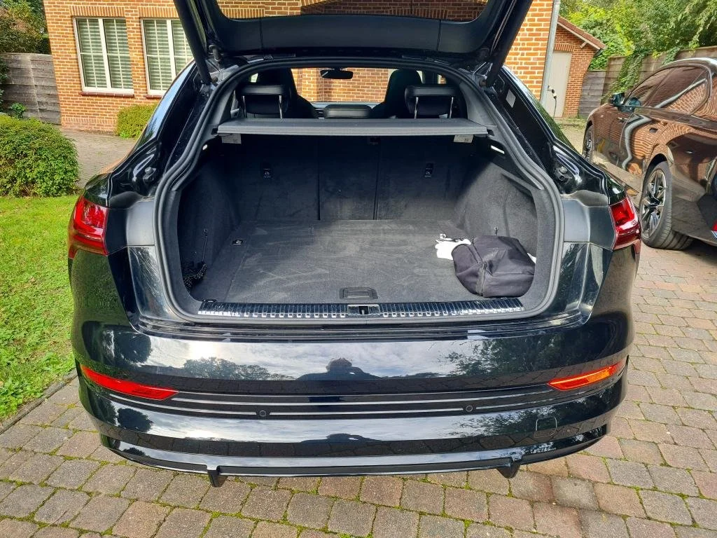 Audi E-Tron Sportback 95 kWh S Line - Quattro - Electric - Automatic - 408 hp - 49.473 km
