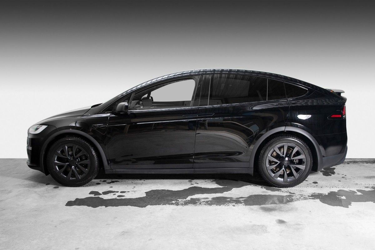 2022 Tesla Model X PLAID