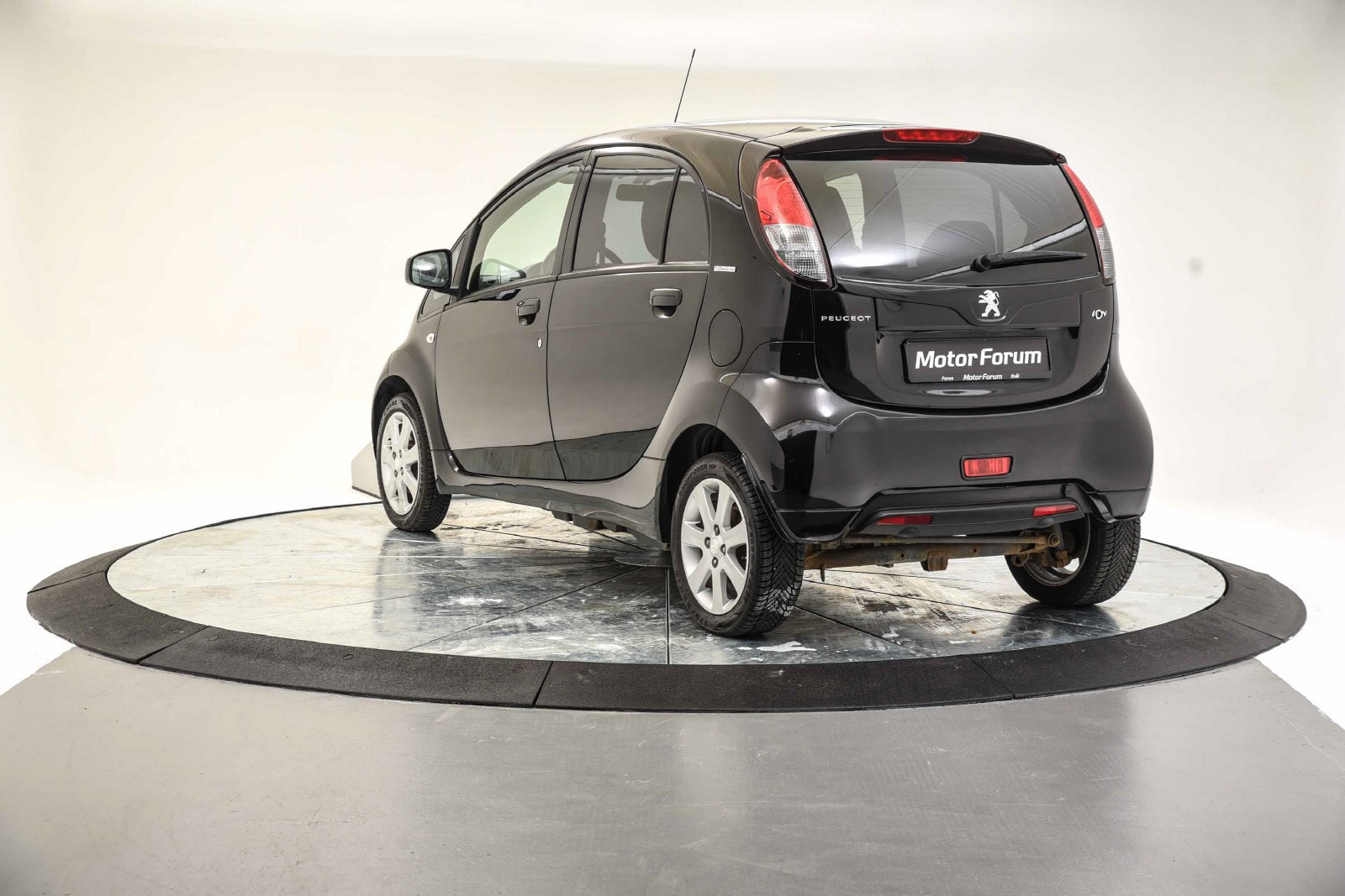 2015 Peugeot iOn