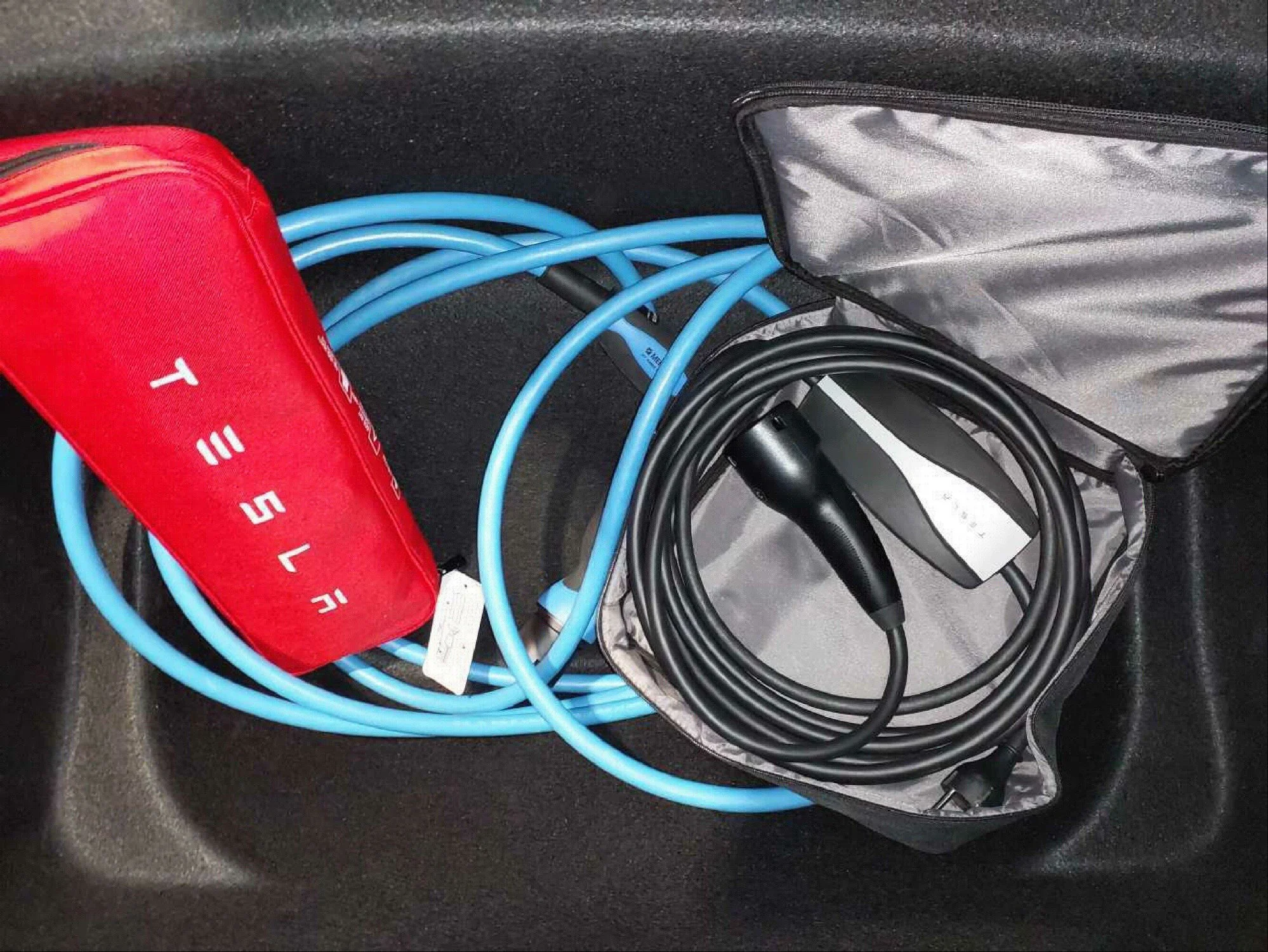 Tesla Model Y - AWD - Electric - Automatic - 514 hp - 5.374 km