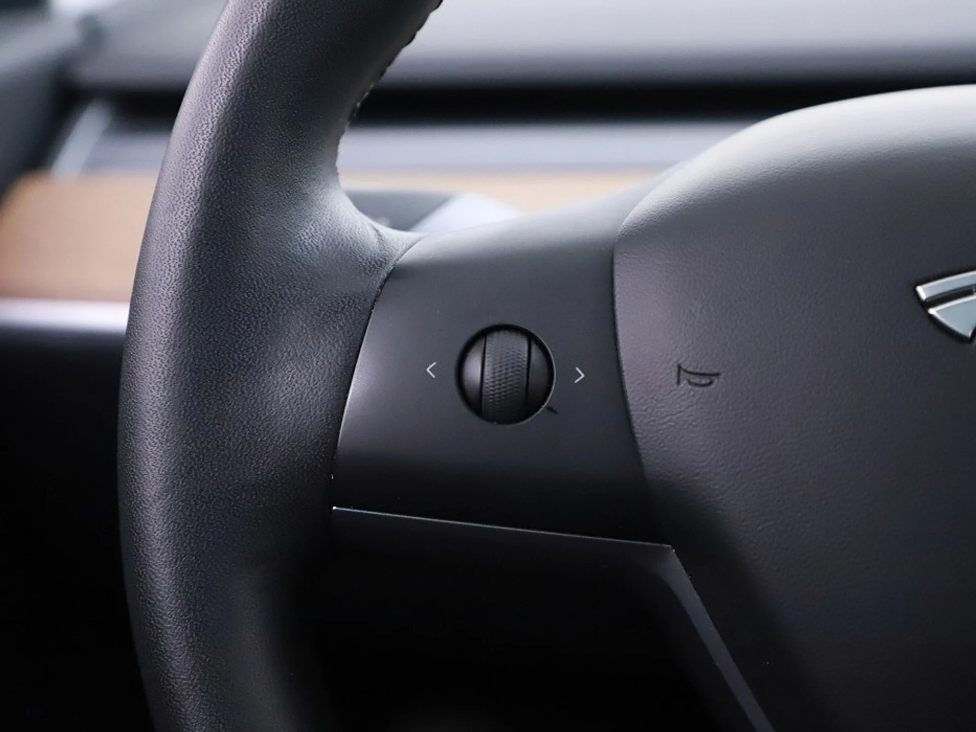 Tesla Model 3 60 kWh - Electric - Automatic - 238 hp - 120.704 km