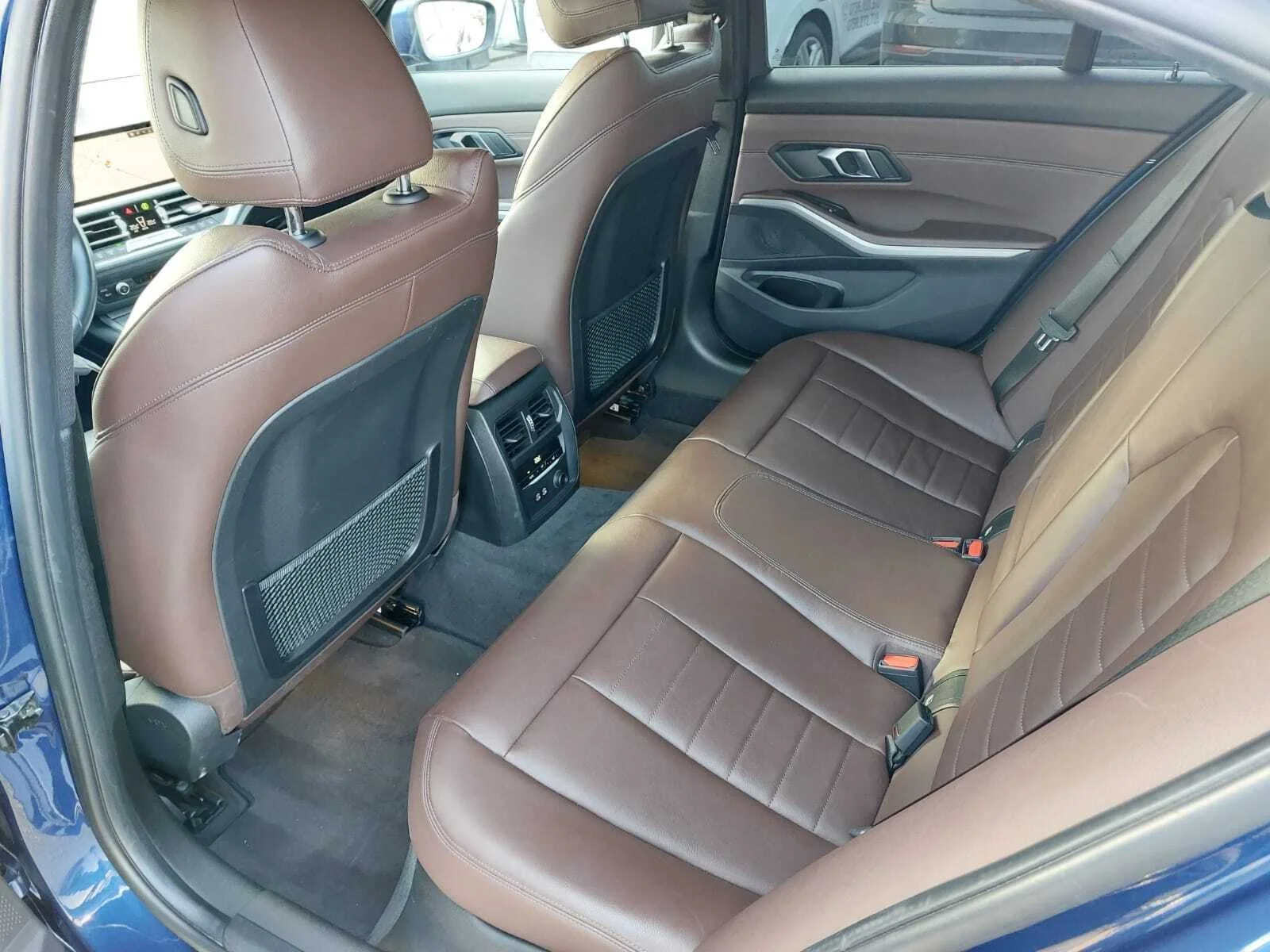 BMW 3 Series 318d Luxury - Diesel - Automatic - 136 hp - 108.379 km